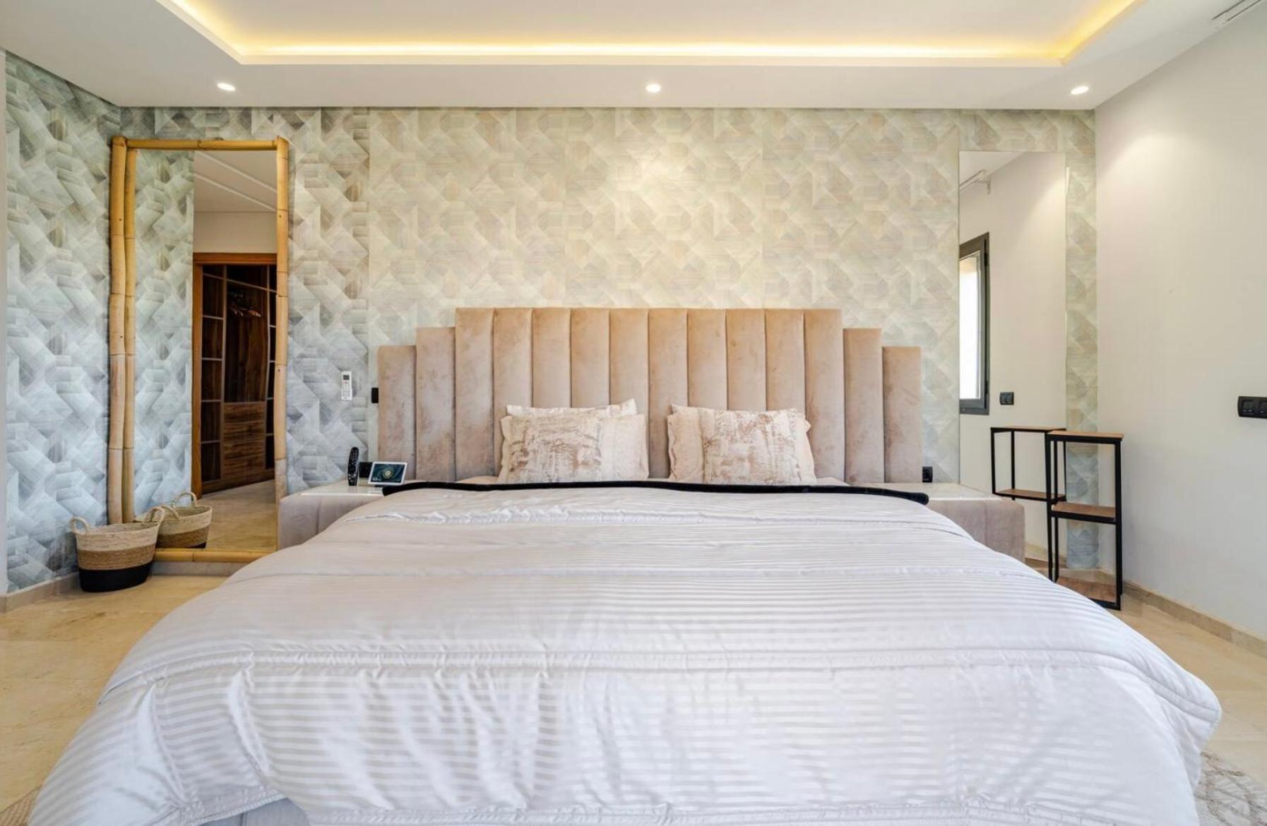 Exotic Vip Family Only -service Chambre,billard,ping-pong,piscine Privee Chauffee Sur Demande Marrakesh