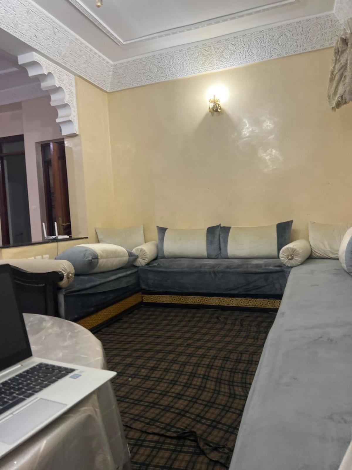 Aeroport, Appartement *