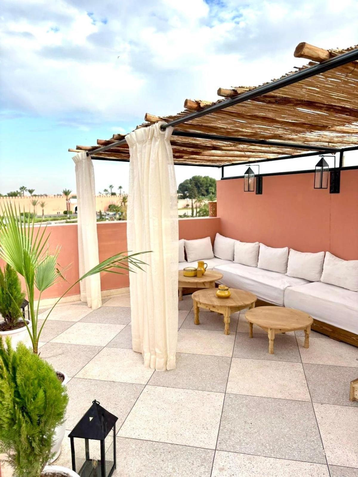 Villa Privatisation, Heated Pool *
