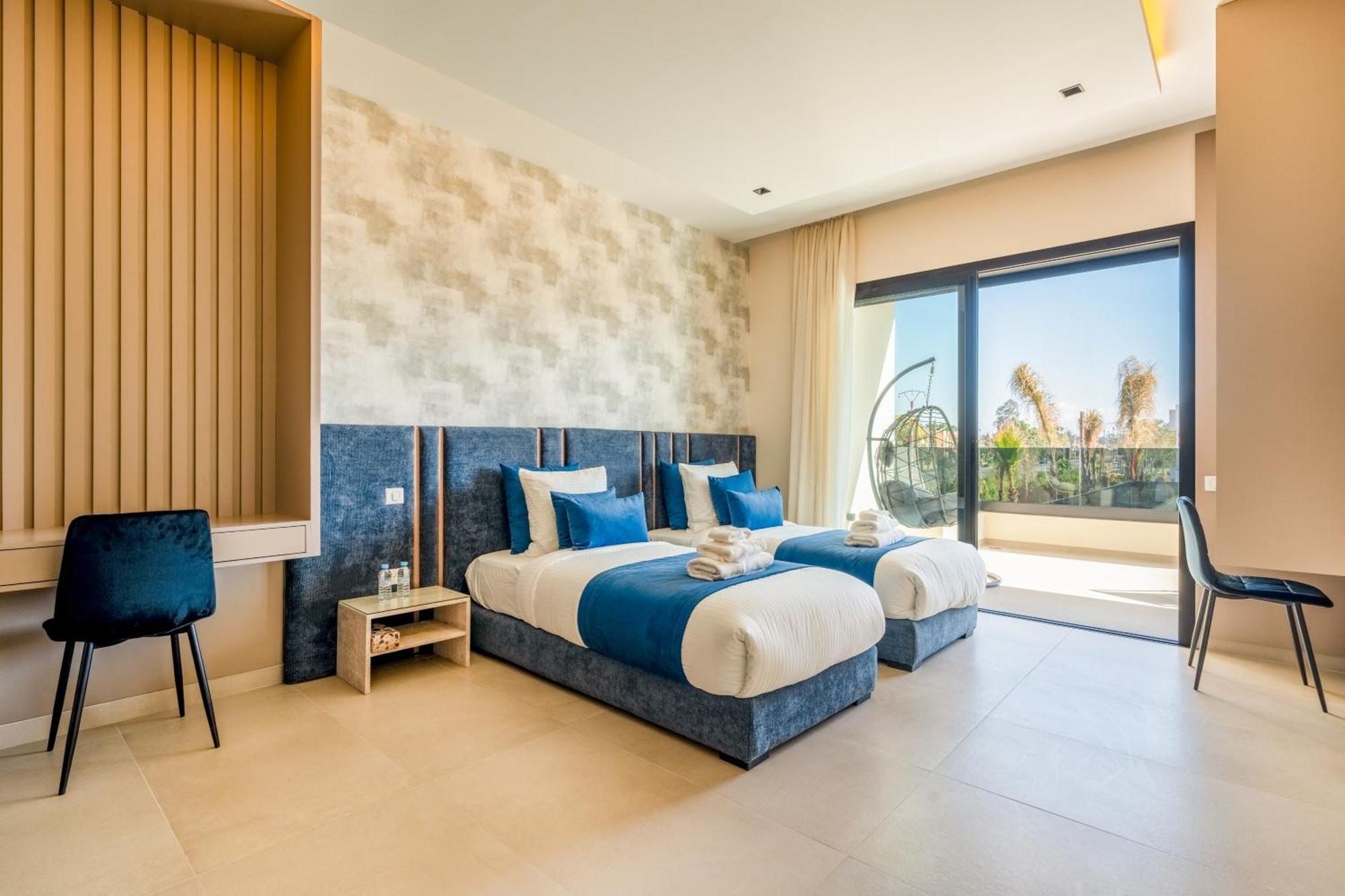Luxury Heated Pool, Cinema & Game Villa *
