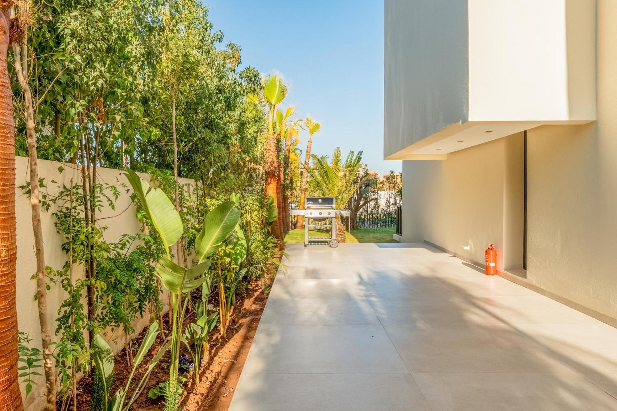 Luxury Heated Pool, Cinema & Game Villa *