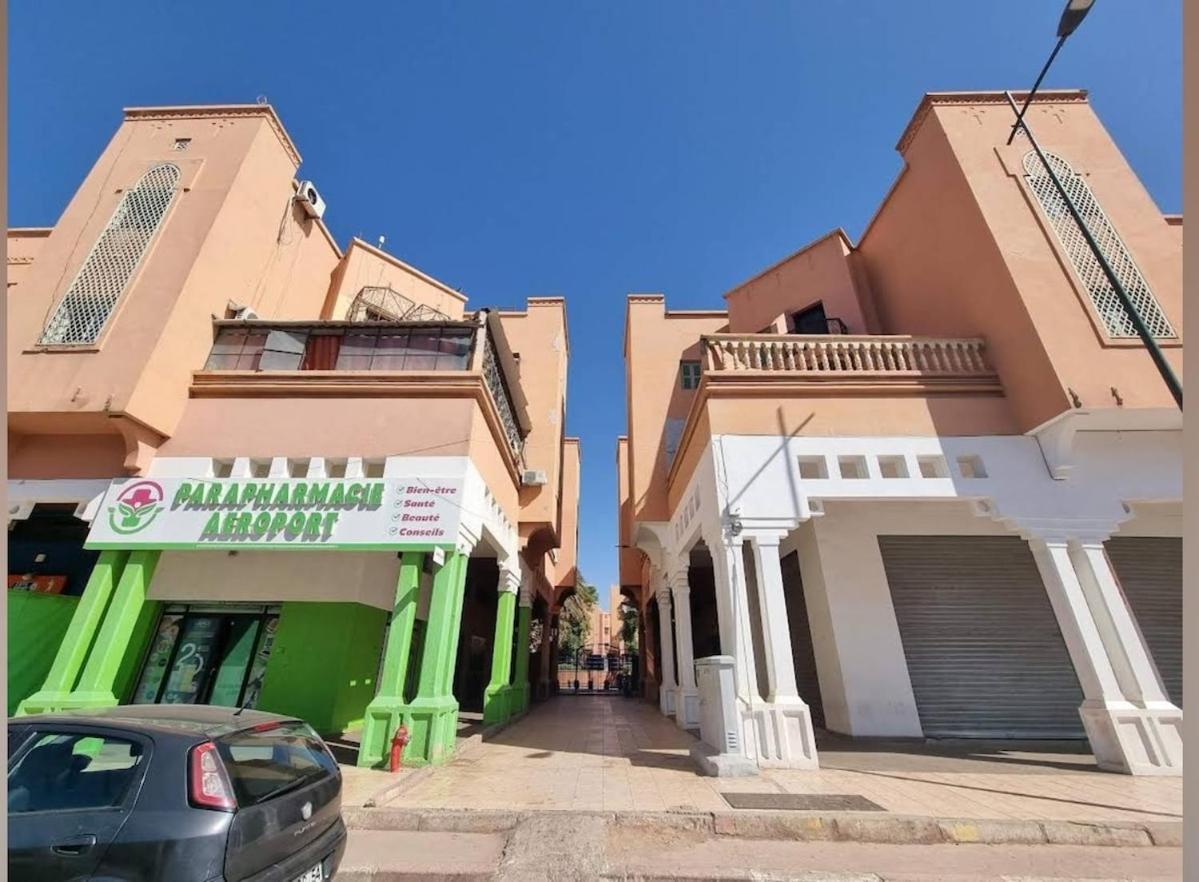 Cozy Airport Only 5 Minutes Walk Appartement