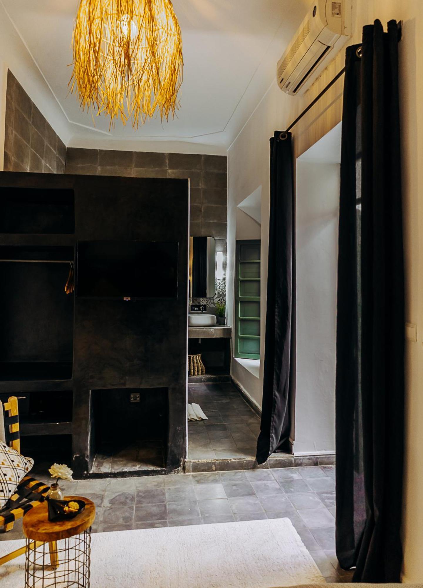 Riad Wenge