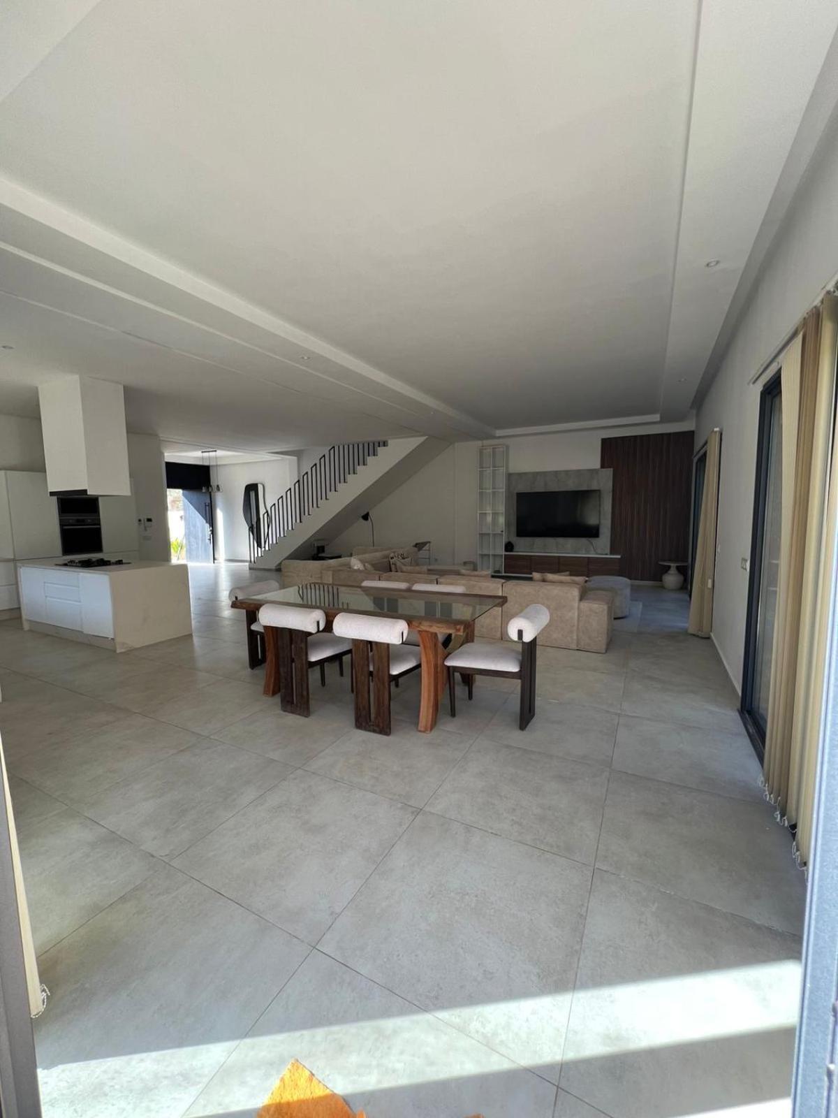 Villa Rana Villa *