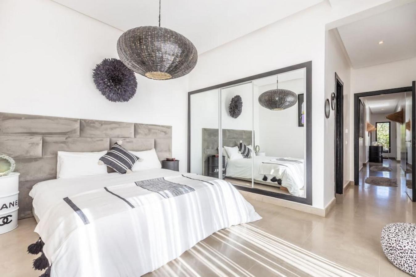 Moderne And Chic Piscine Chauffee 6 Pers Hébergement de vacances