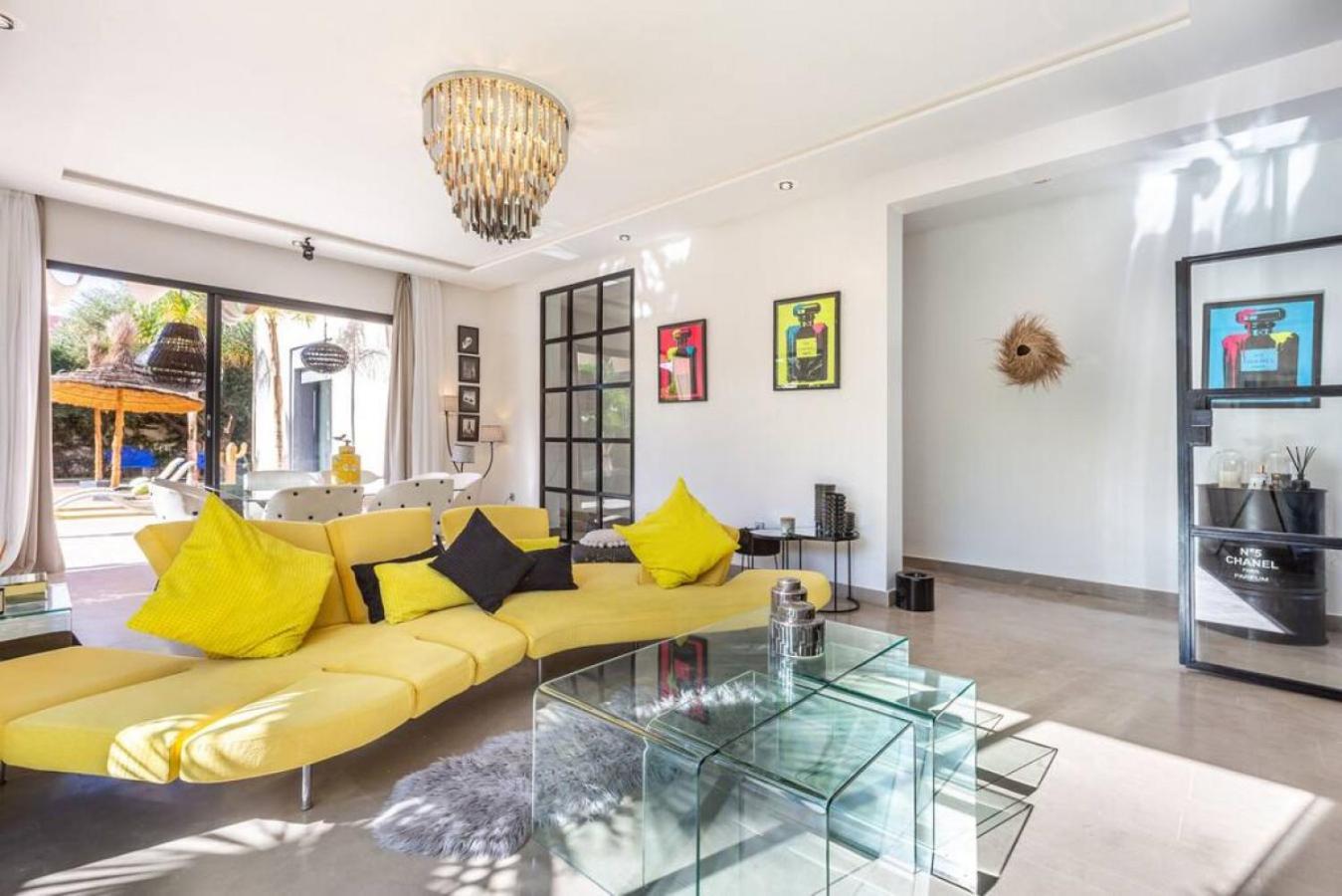 Moderne And Chic Piscine Chauffee 6 Pers Hébergement de vacances *