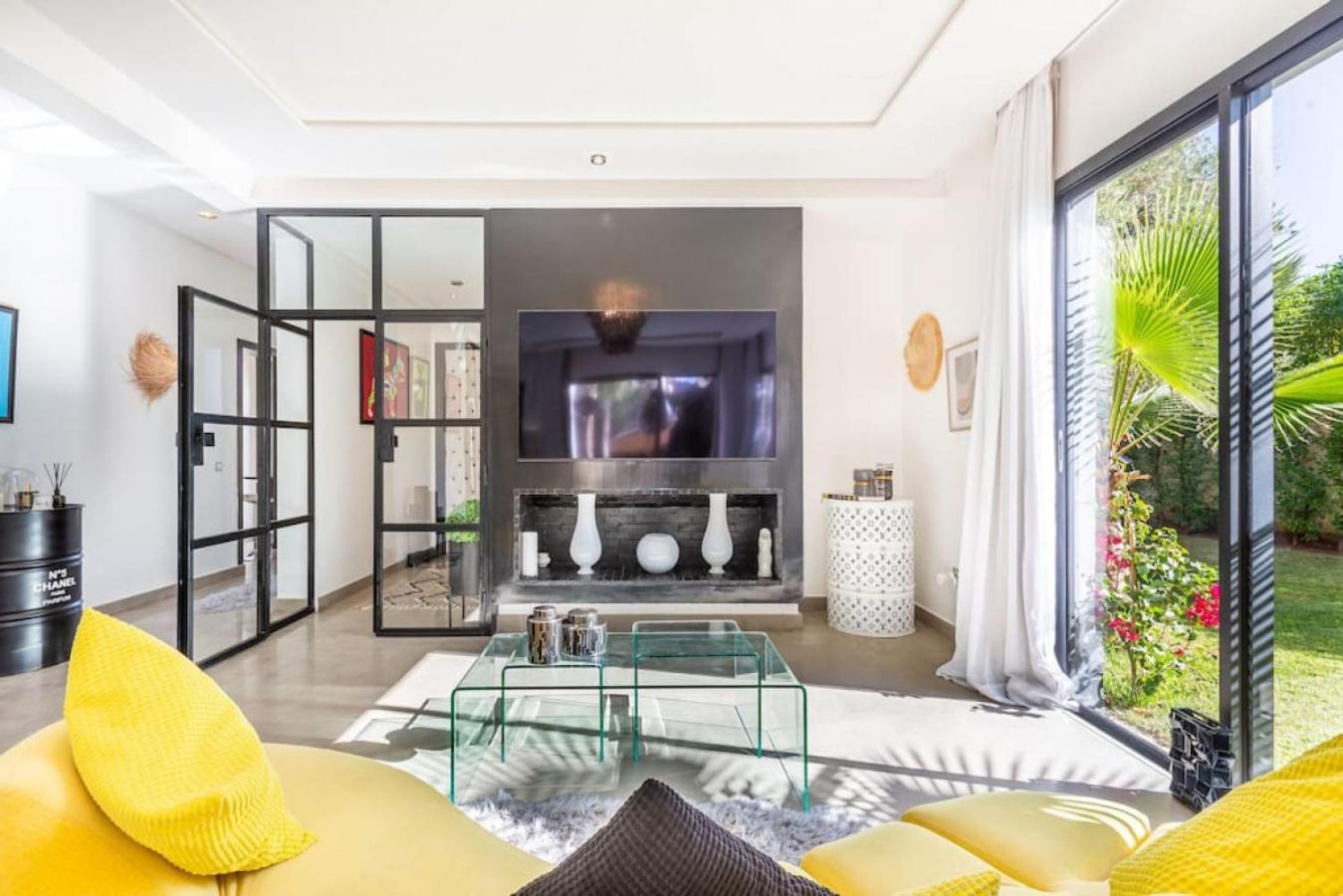 Hébergement de vacances Moderne And Chic Piscine Chauffee 6 Pers *