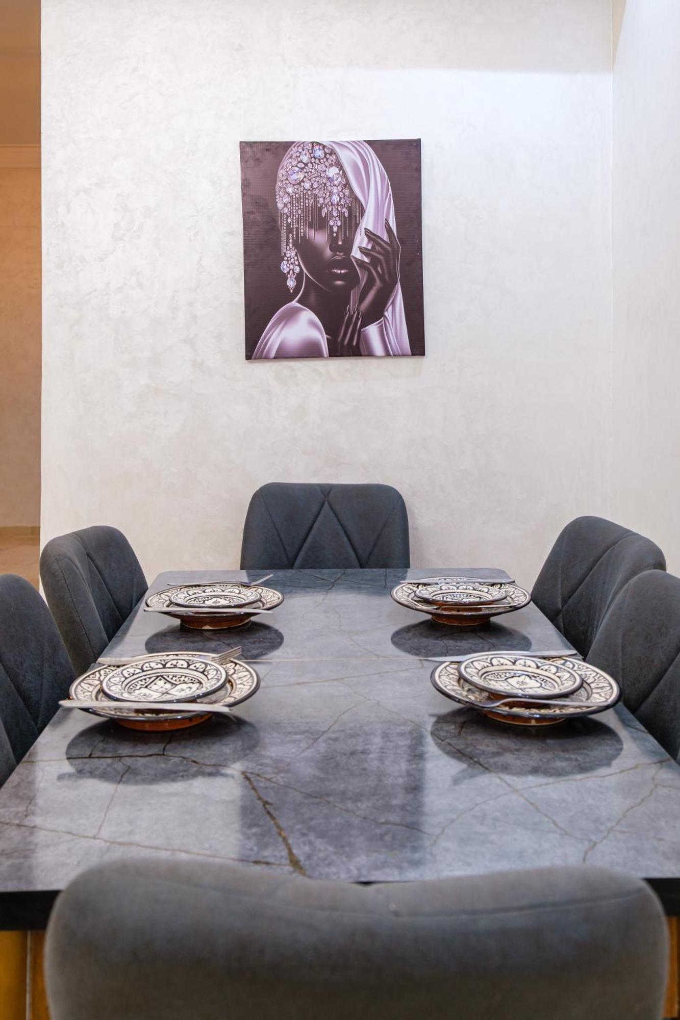 New Proche M Avenue , Swimming Pool , Fibre Optique Wifi , Parking Apartment *