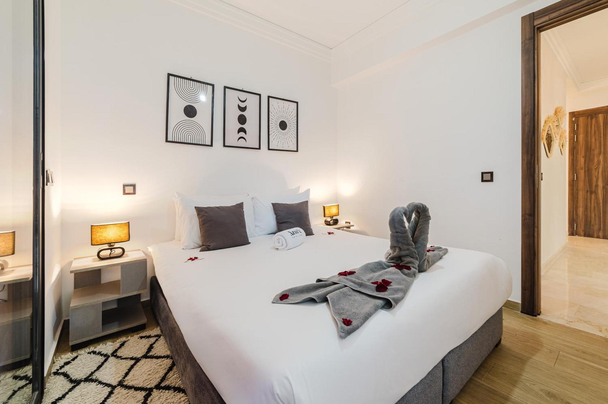 New Proche M Avenue , Swimming Pool , Fibre Optique Wifi , Parking Apartment