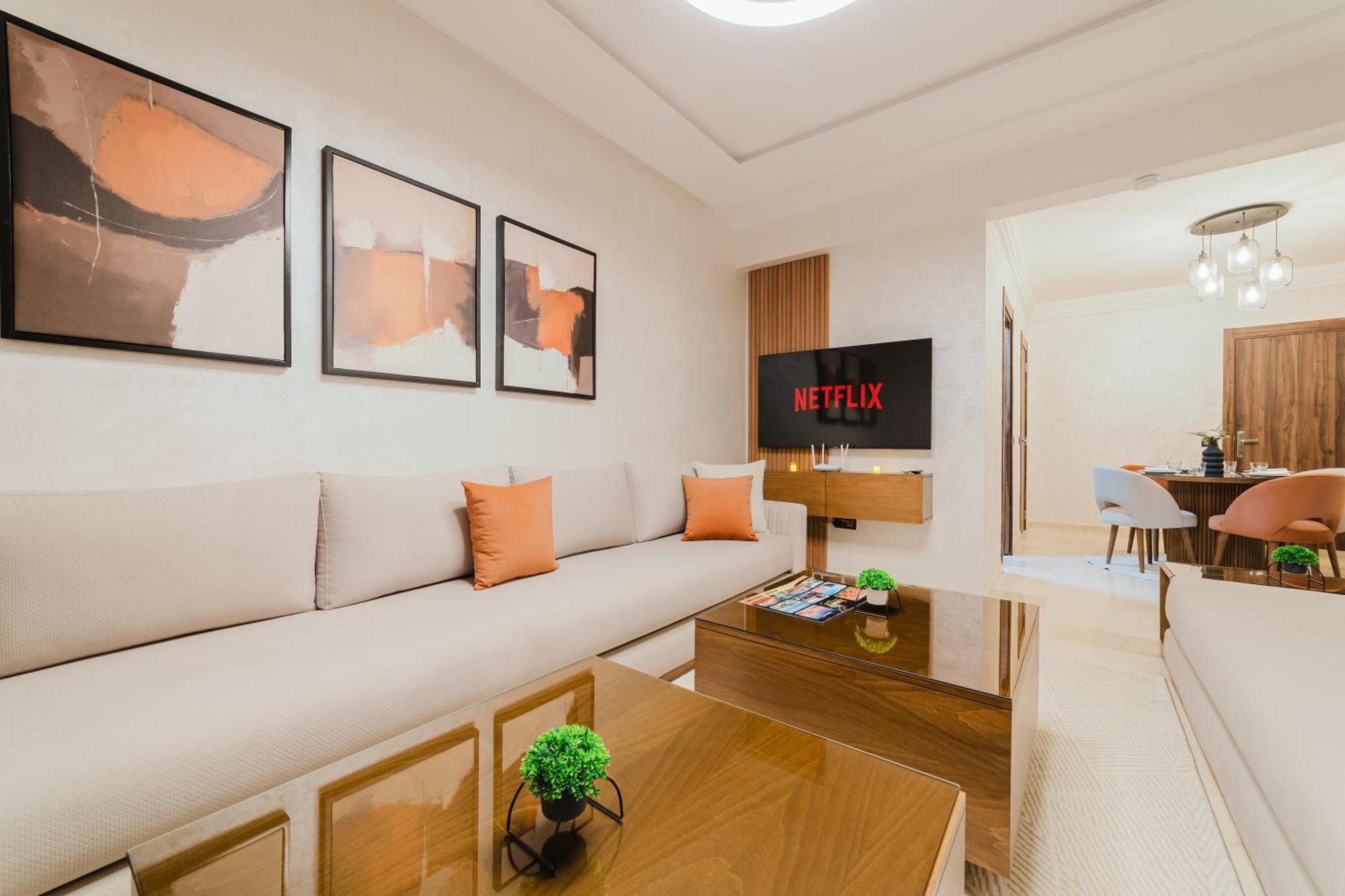 Appartement New! Modern Appart, Parking , Piscine & Fiber Wifi Gueliz Centre