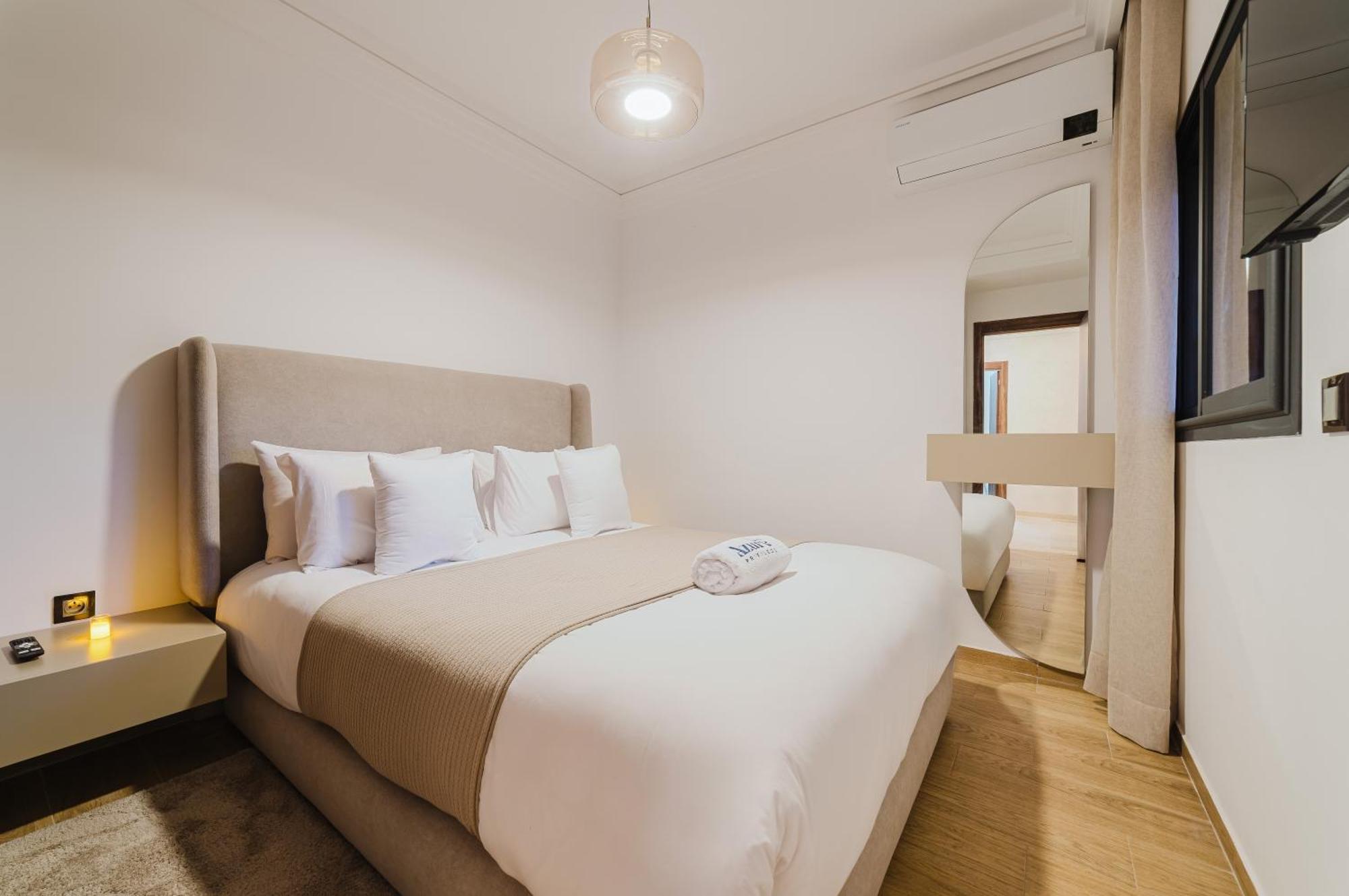 New! Modern Appart, Parking , Piscine & Fiber Wifi Gueliz Centre Appartement *