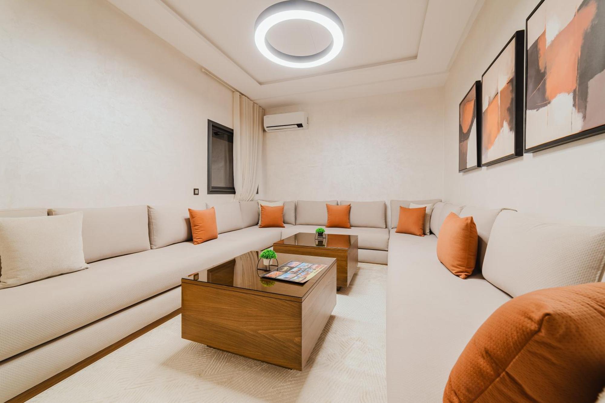 Appartement New! Modern Appart, Parking , Piscine & Fiber Wifi Gueliz Centre
