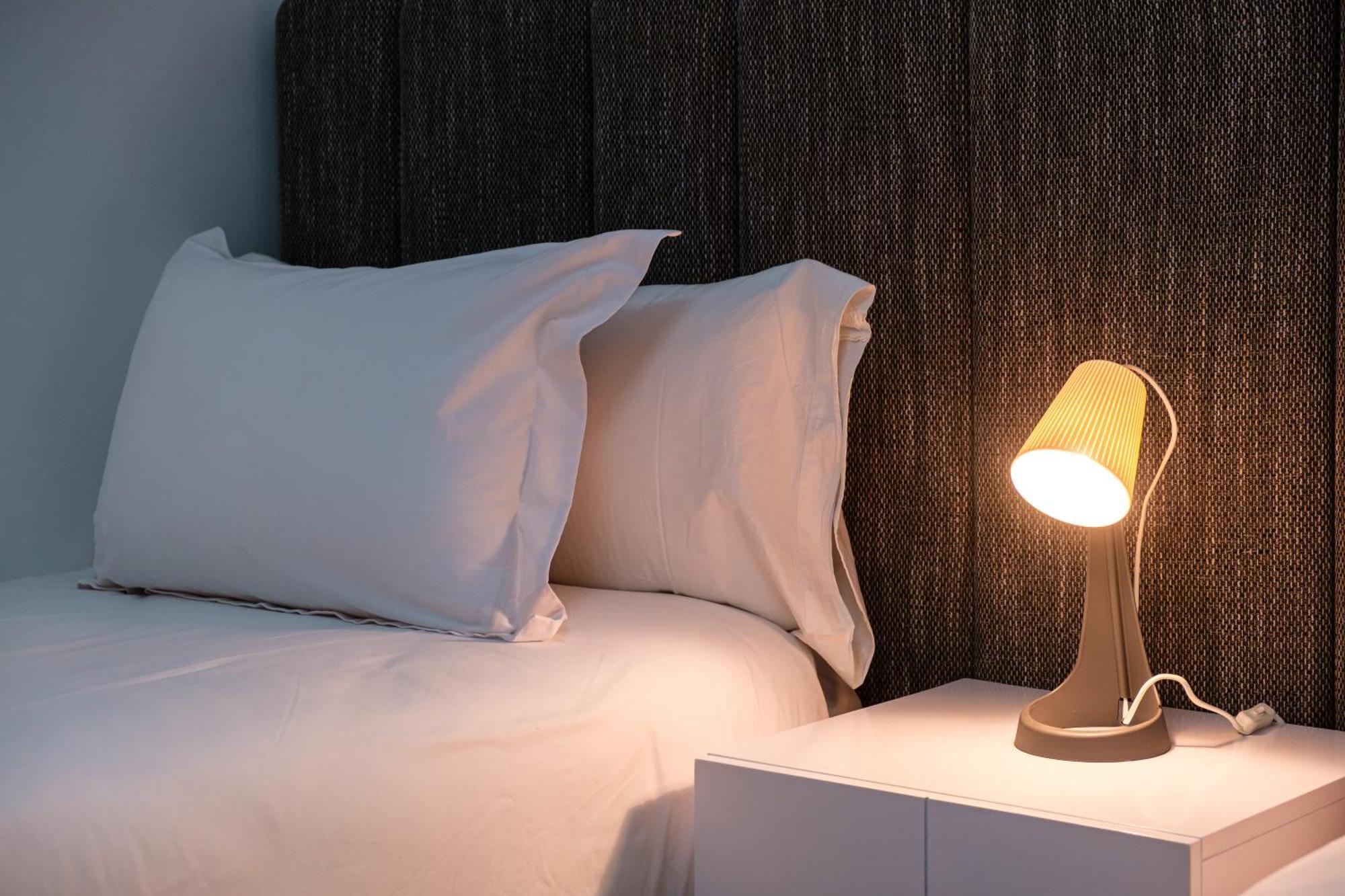 Appartement New! Modern Appart, Parking , Piscine & Fiber Wifi Gueliz Centre *