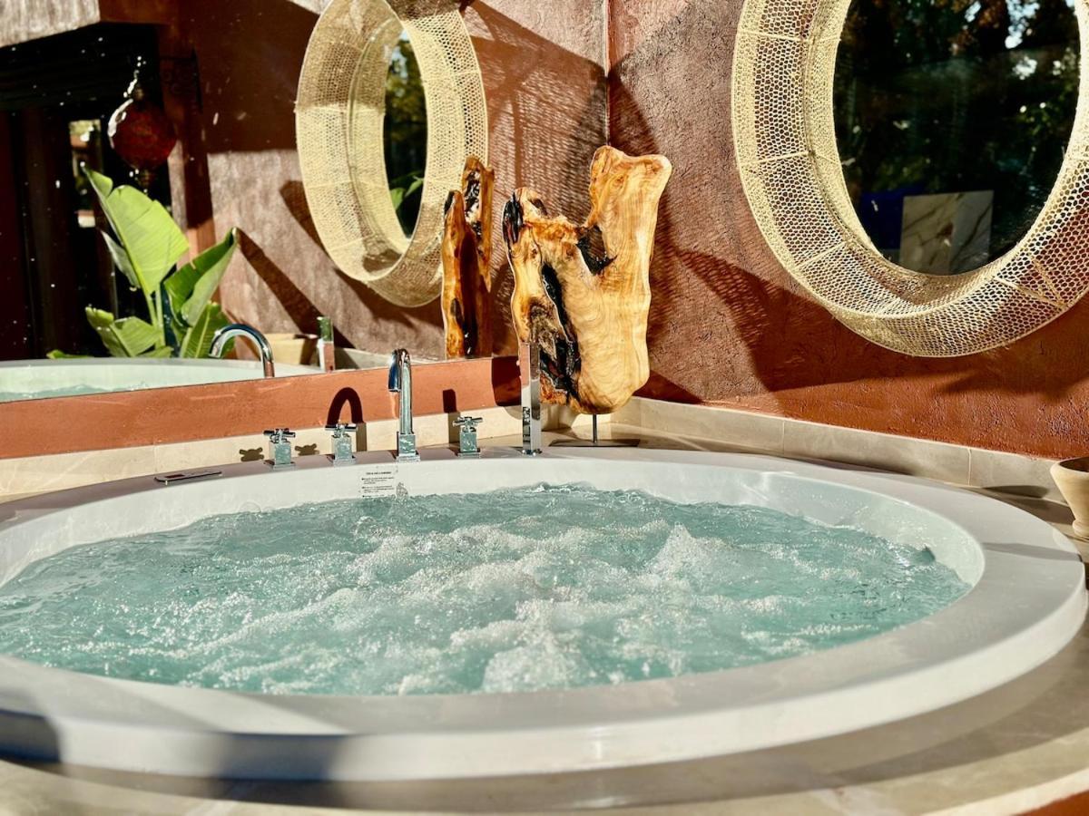 Yves Saint Laurent Jacuzzi Elegance Marrakesh