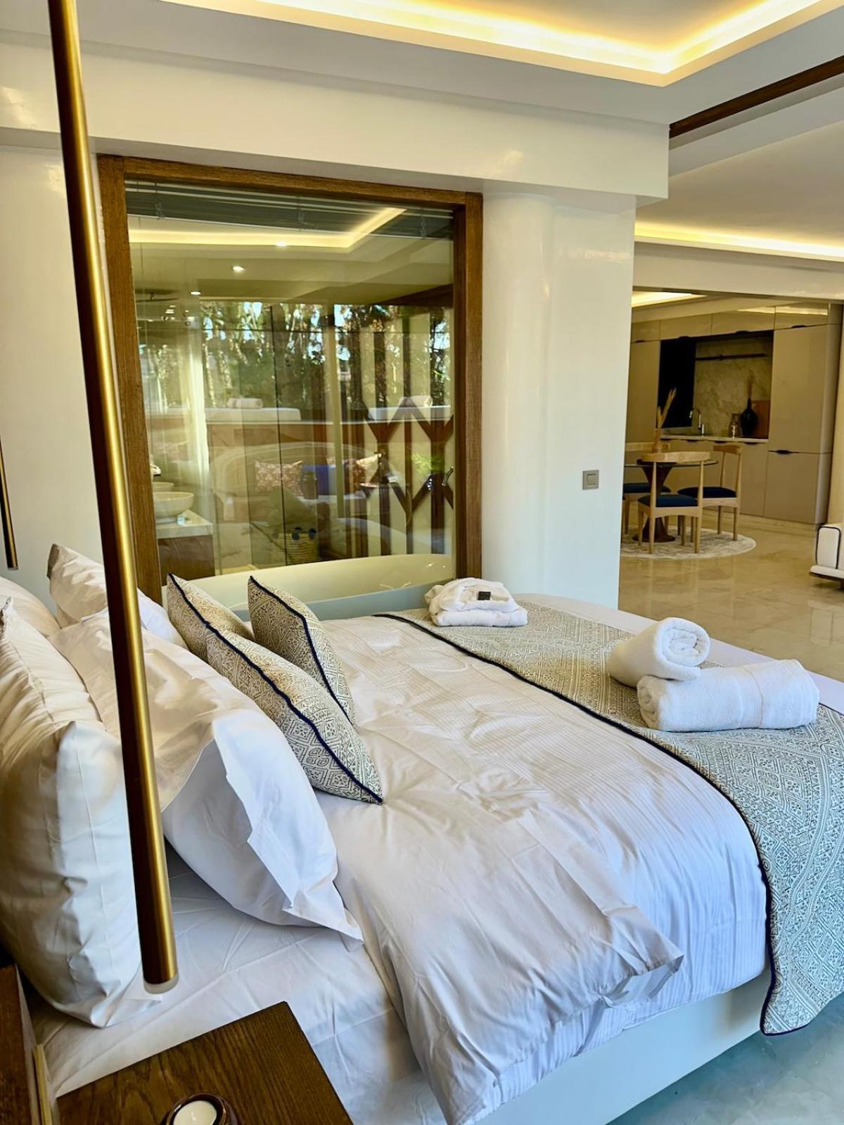 Appartement Yves Saint Laurent Jacuzzi Elegance Marrakesh