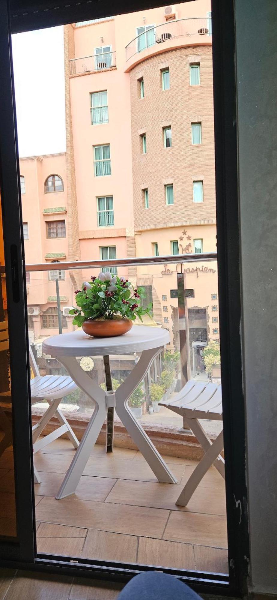 Apartment And Cozy Gem Balcony *