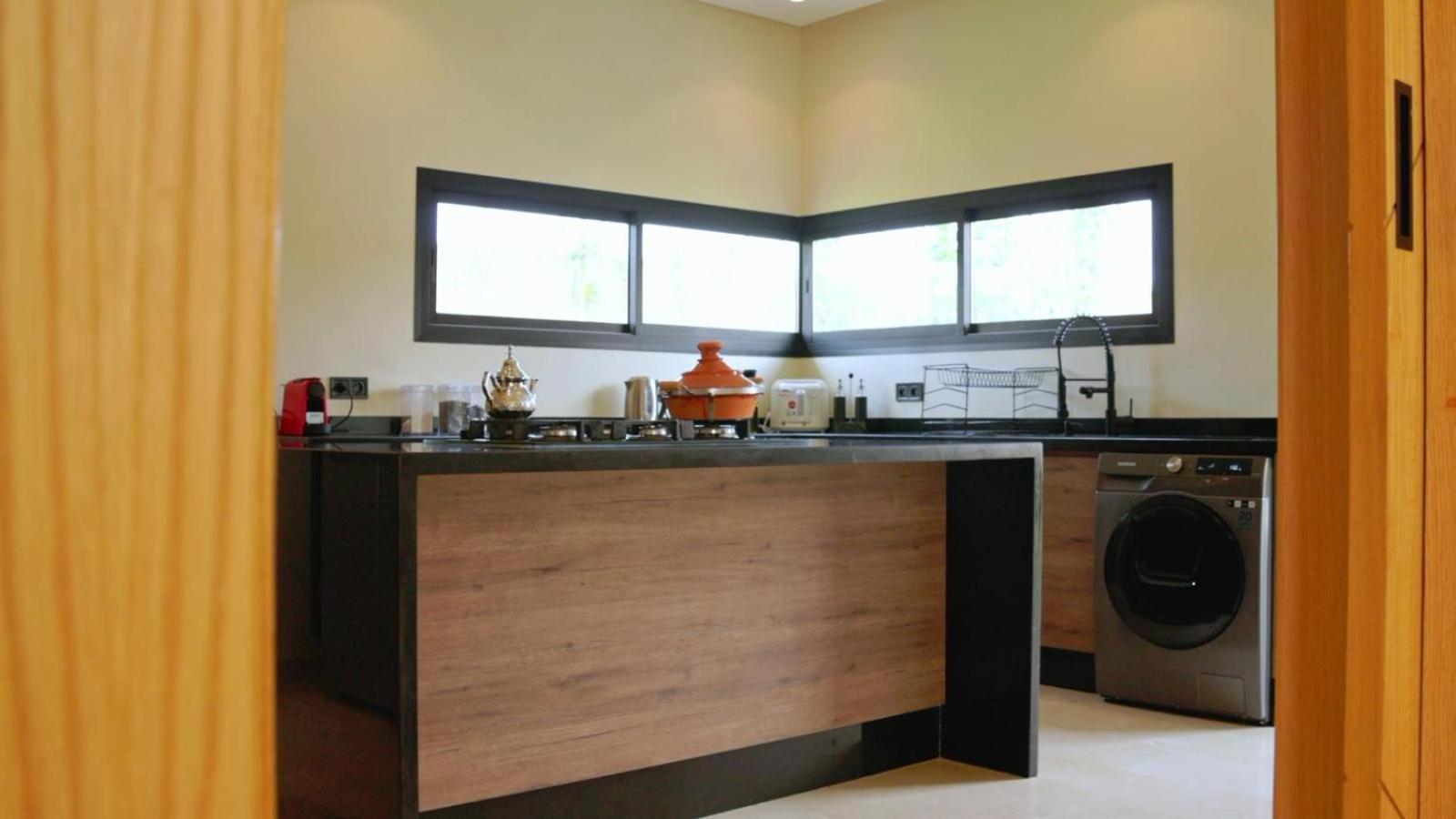 Villa Famous 4 *