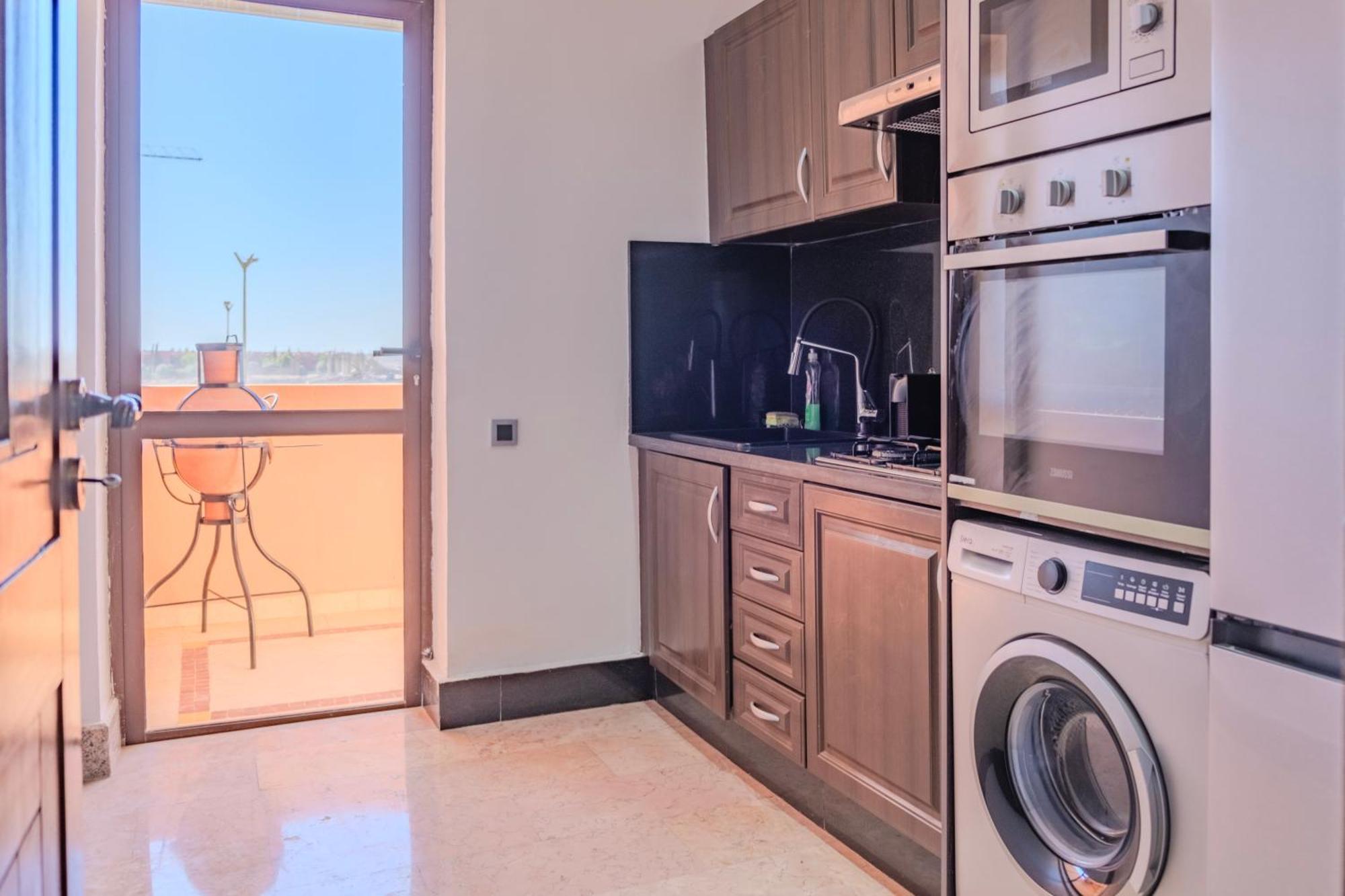 Luxury 2br With Pool & Garden View Balcony Appartement Marrakesh
