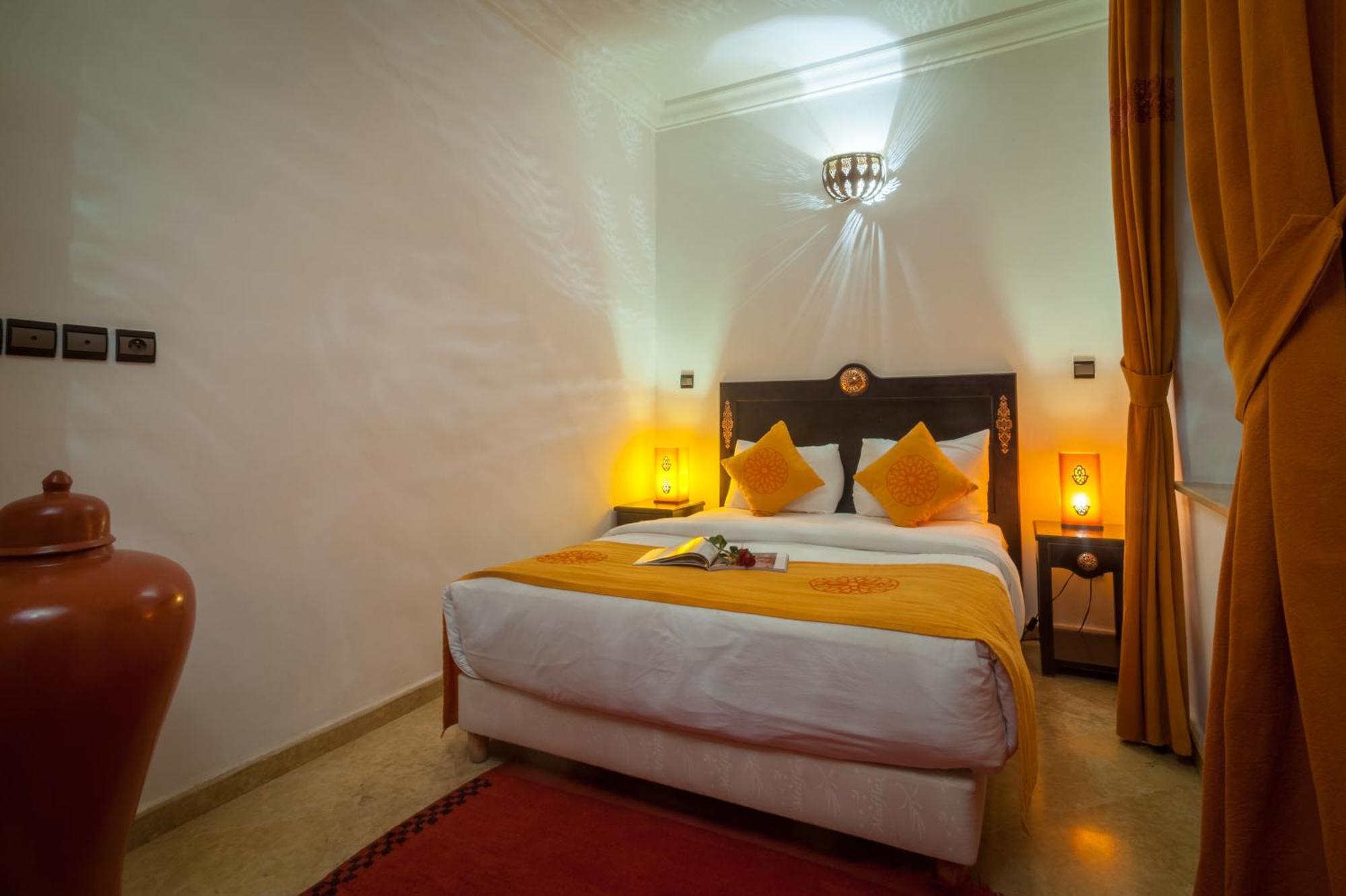 Amira Aliya Guest house
