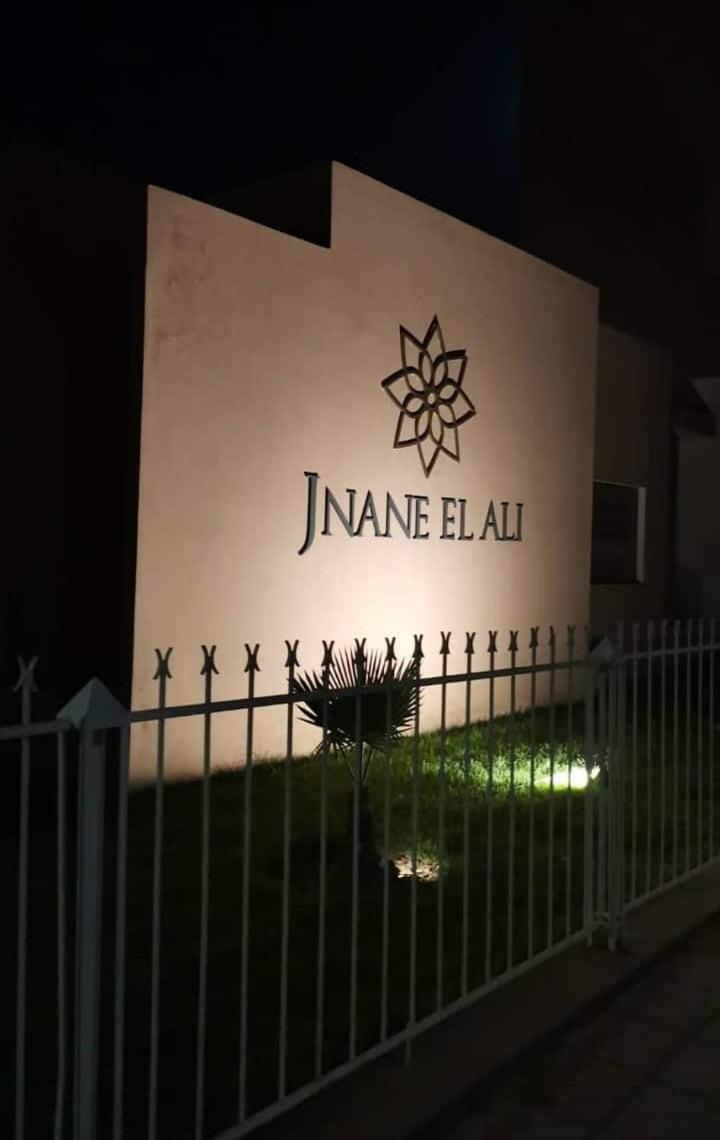Luxury Center With 2 Pools Marrakesh