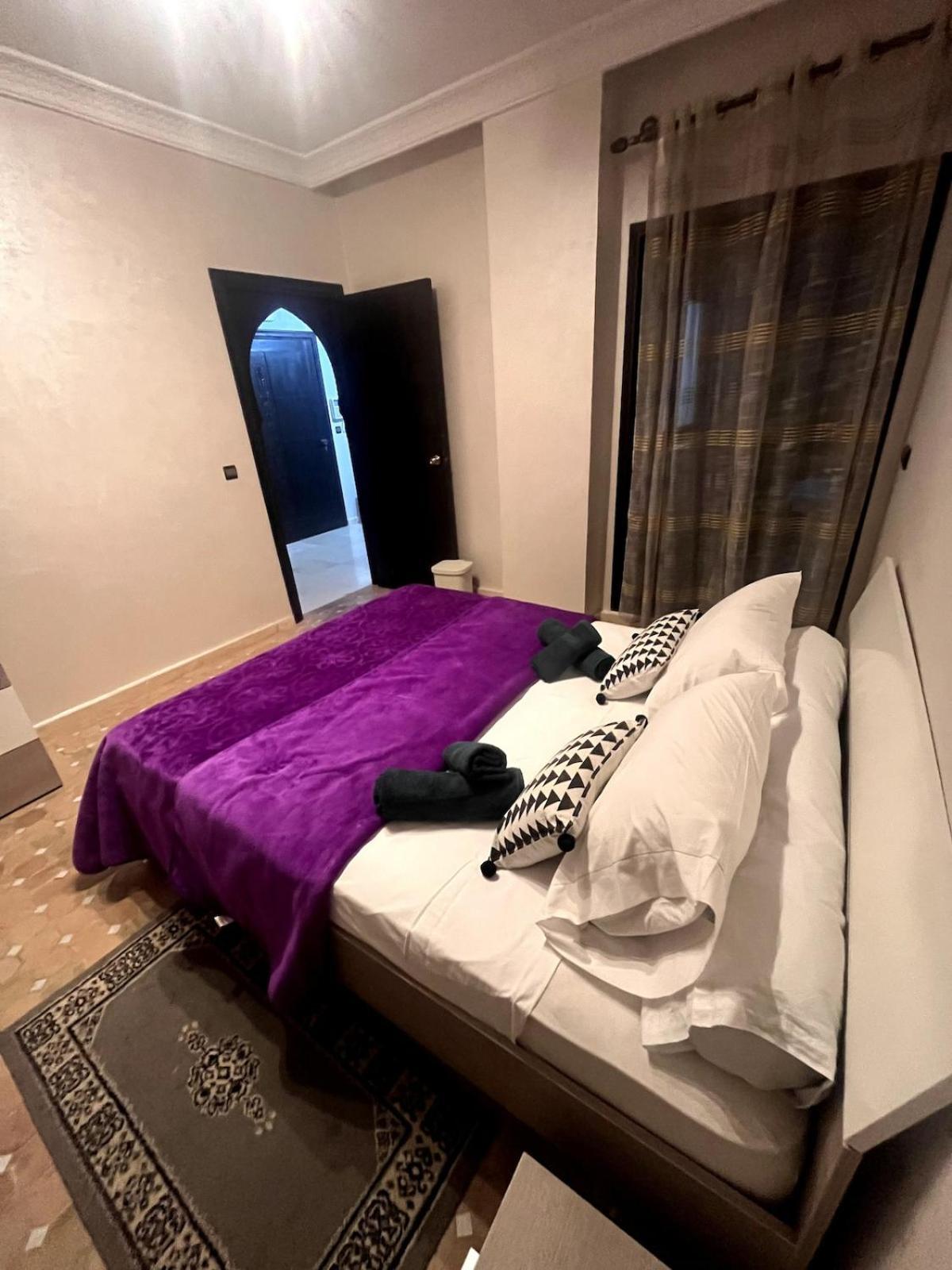 Appartement 1 Avec Climatisation, Salle De Sport, Piscine Et Wi-fi A Gueliz *