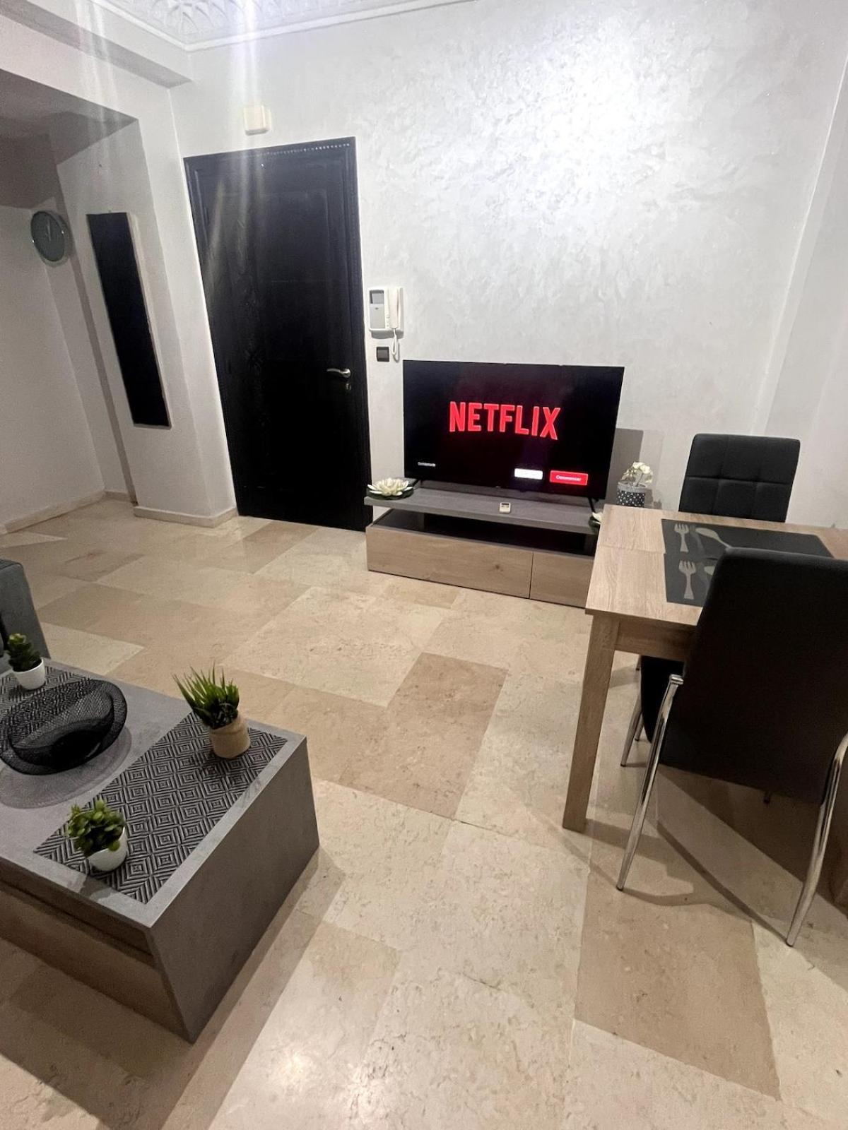 1 Avec Climatisation, Salle De Sport, Piscine Et Wi-fi A Gueliz *