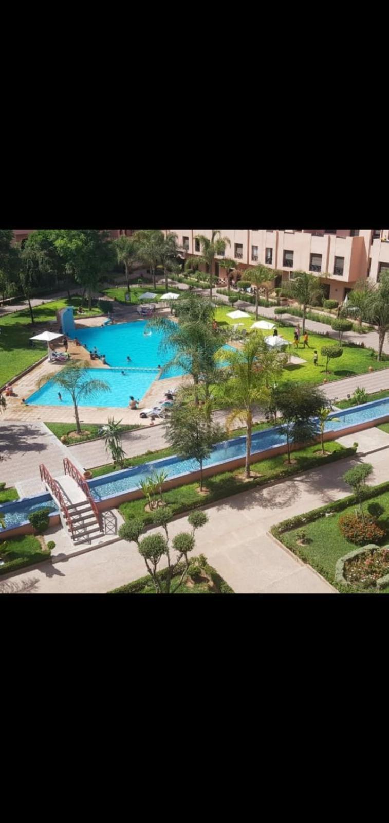 Cosy With Garden And Pools