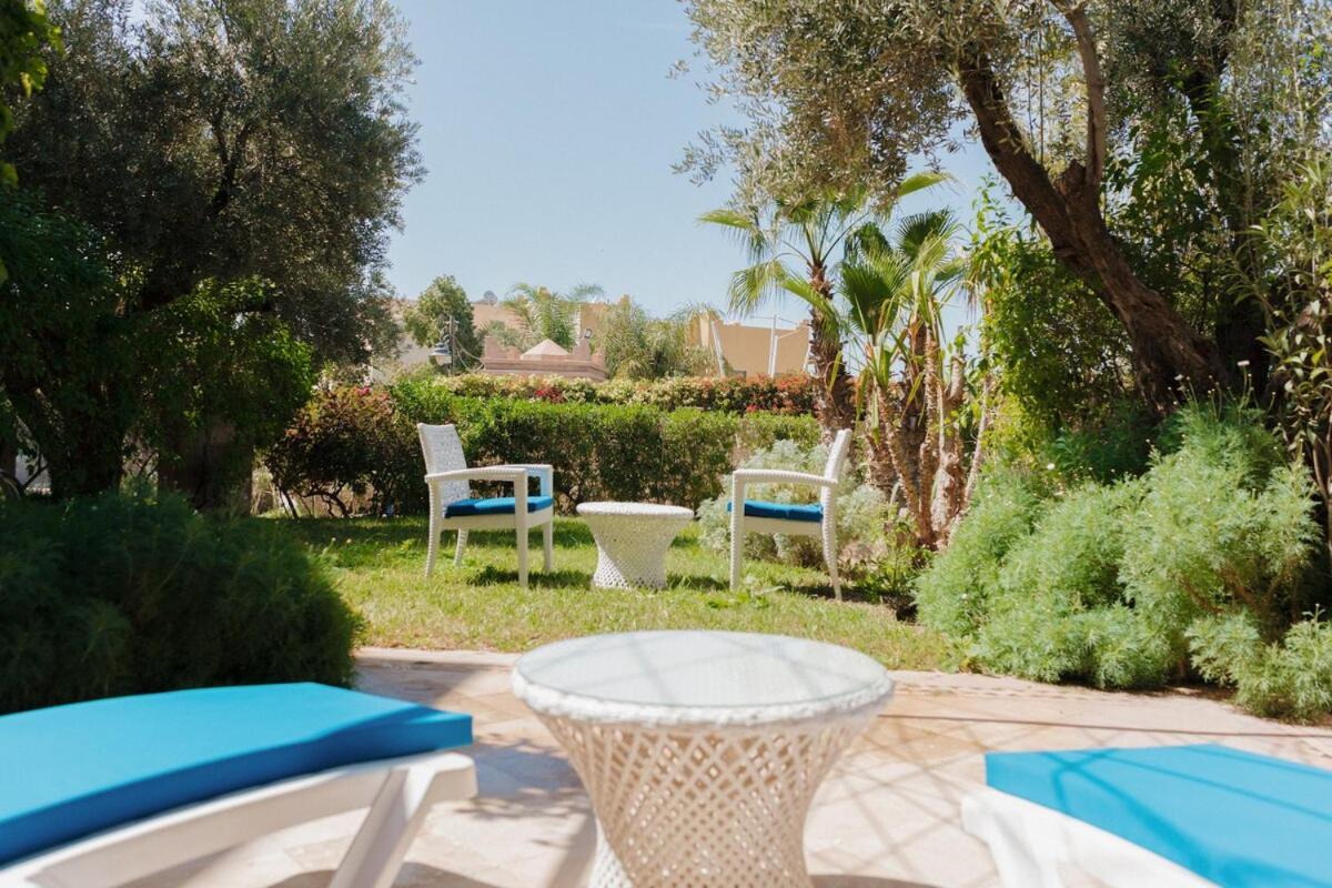 Cosy Avec Parc Et Piscine Pour Femme Appartement
