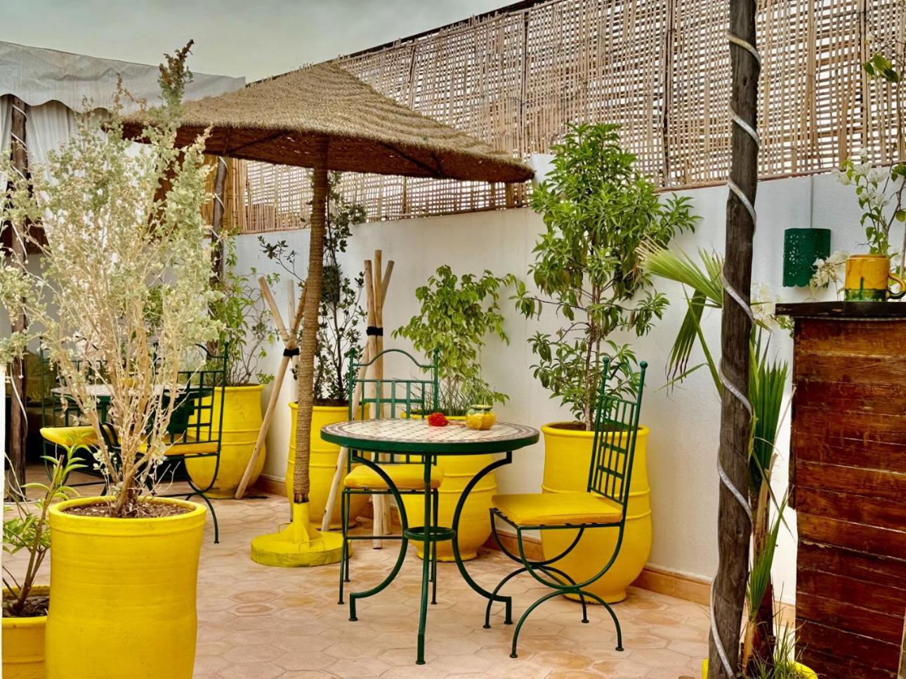 Iklil Riad *