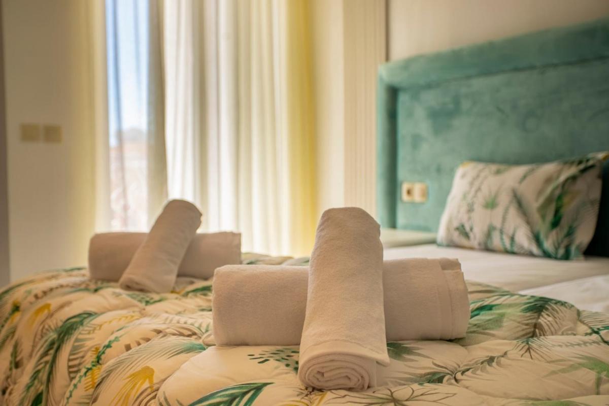 Luxury , Pool, Gym, Parking Appartement