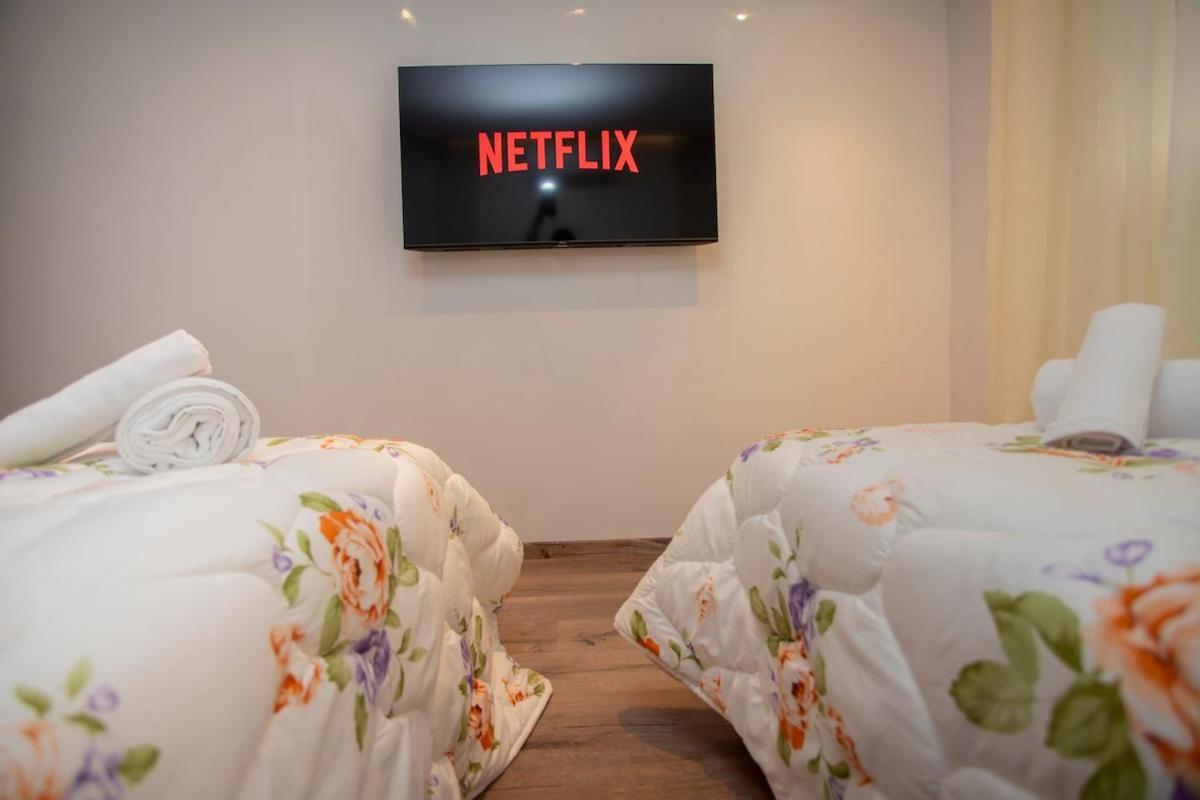 Luxury , Pool, Gym, Parking Appartement *