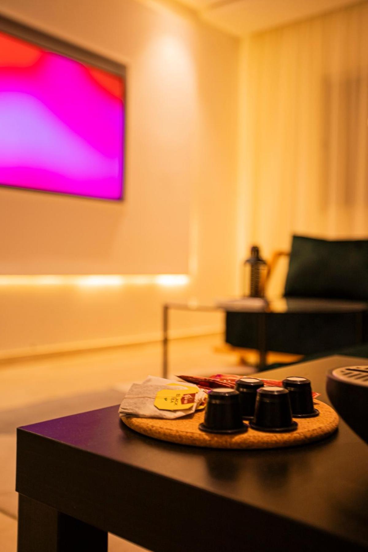Luxury , Pool, Gym, Parking Appartement