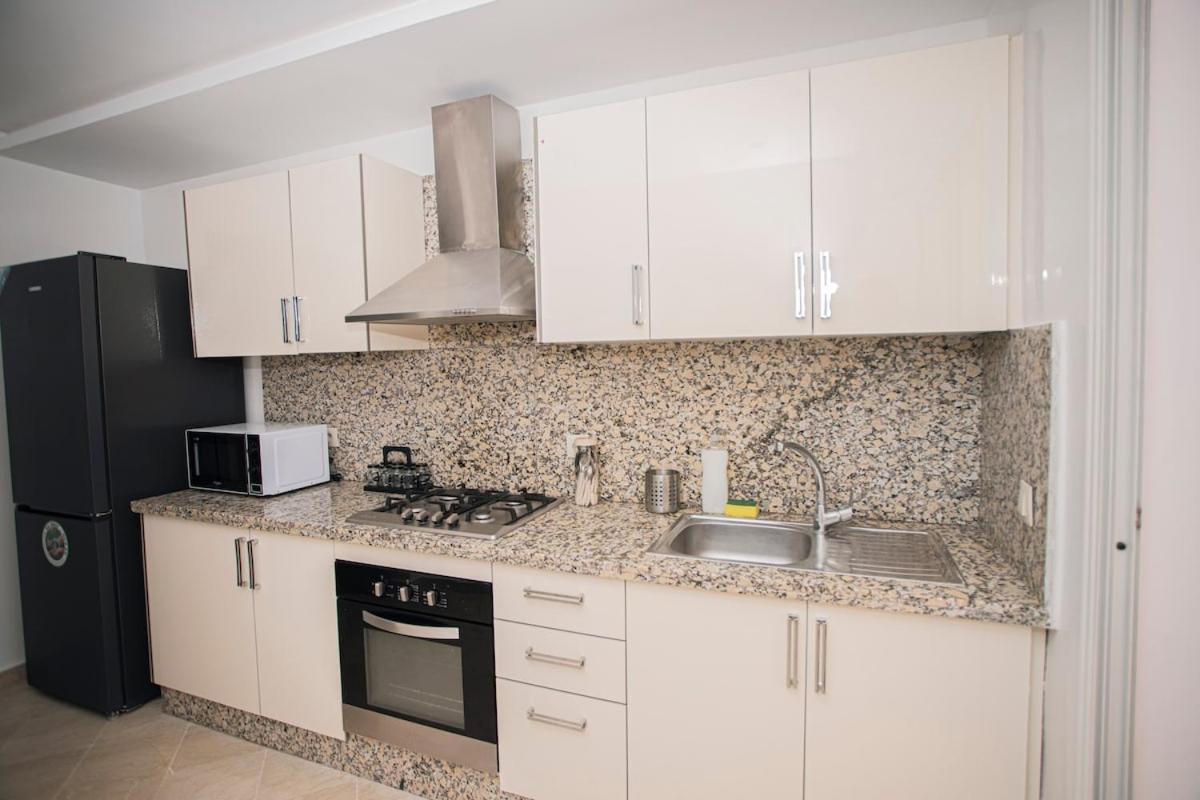Luxury , Pool, Gym, Parking Appartement