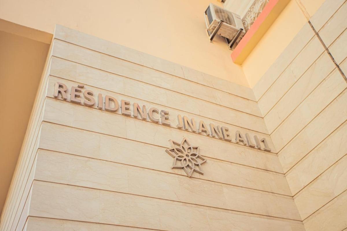 Luxury , Pool, Gym, Parking Appartement *
