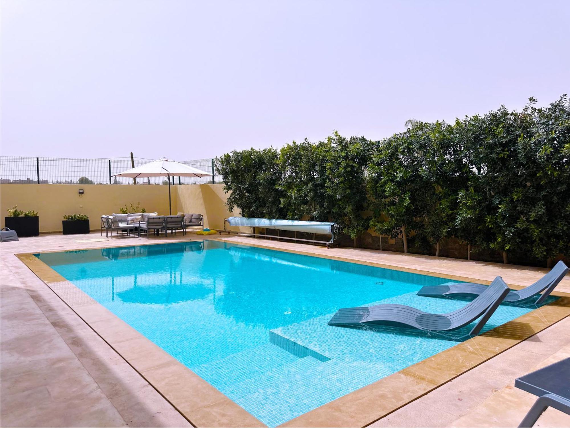 Dalia, Personnels Et Option Piscine Villa *