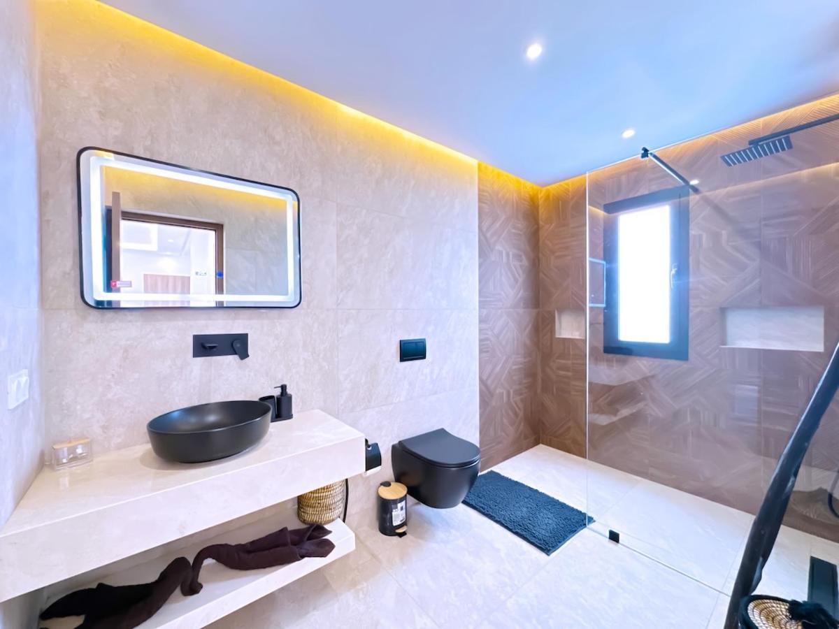 Villa Kais Luxe, Serenity And Security With Pool