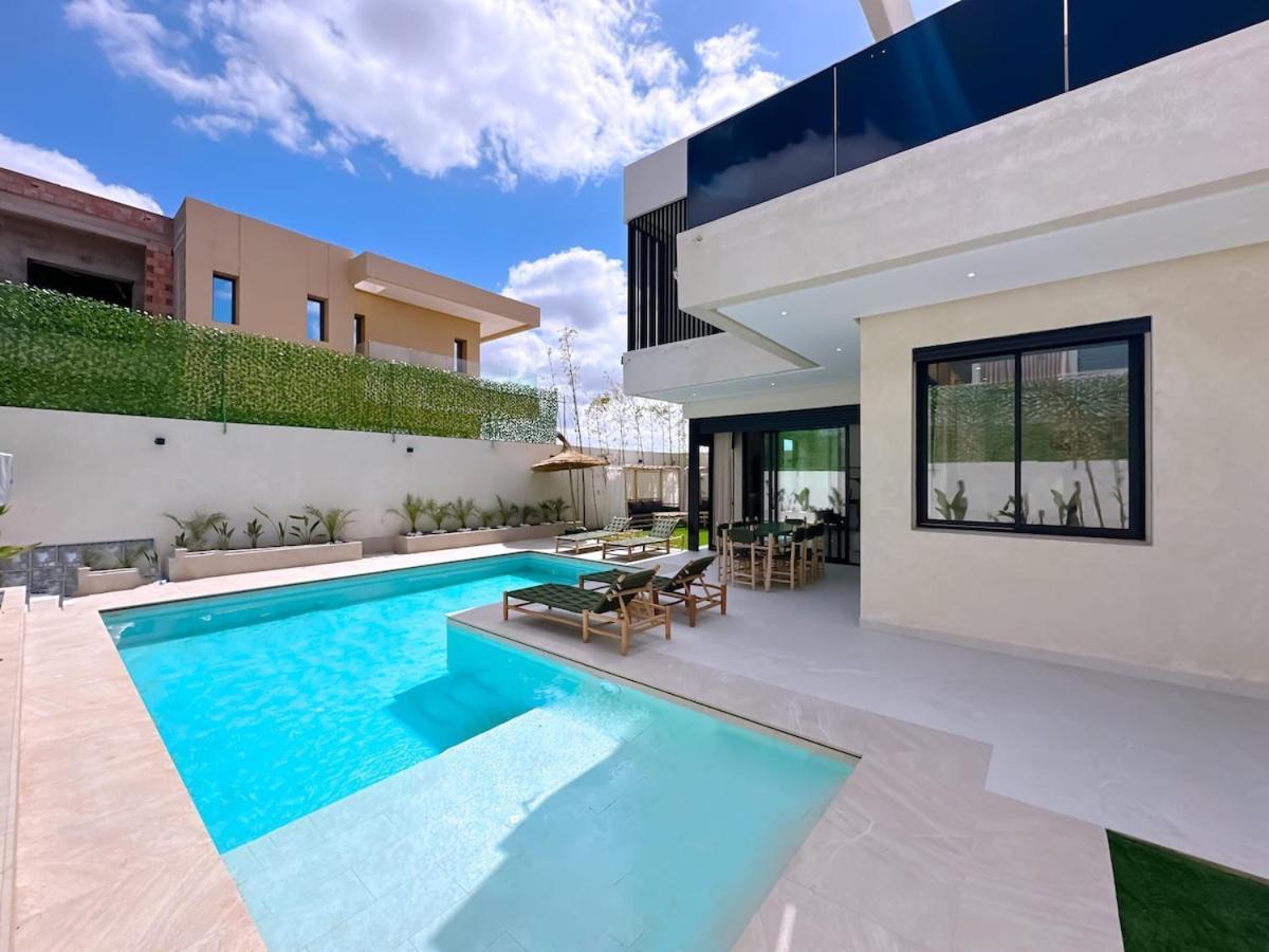 Kais Luxe, Serenity And Security With Pool