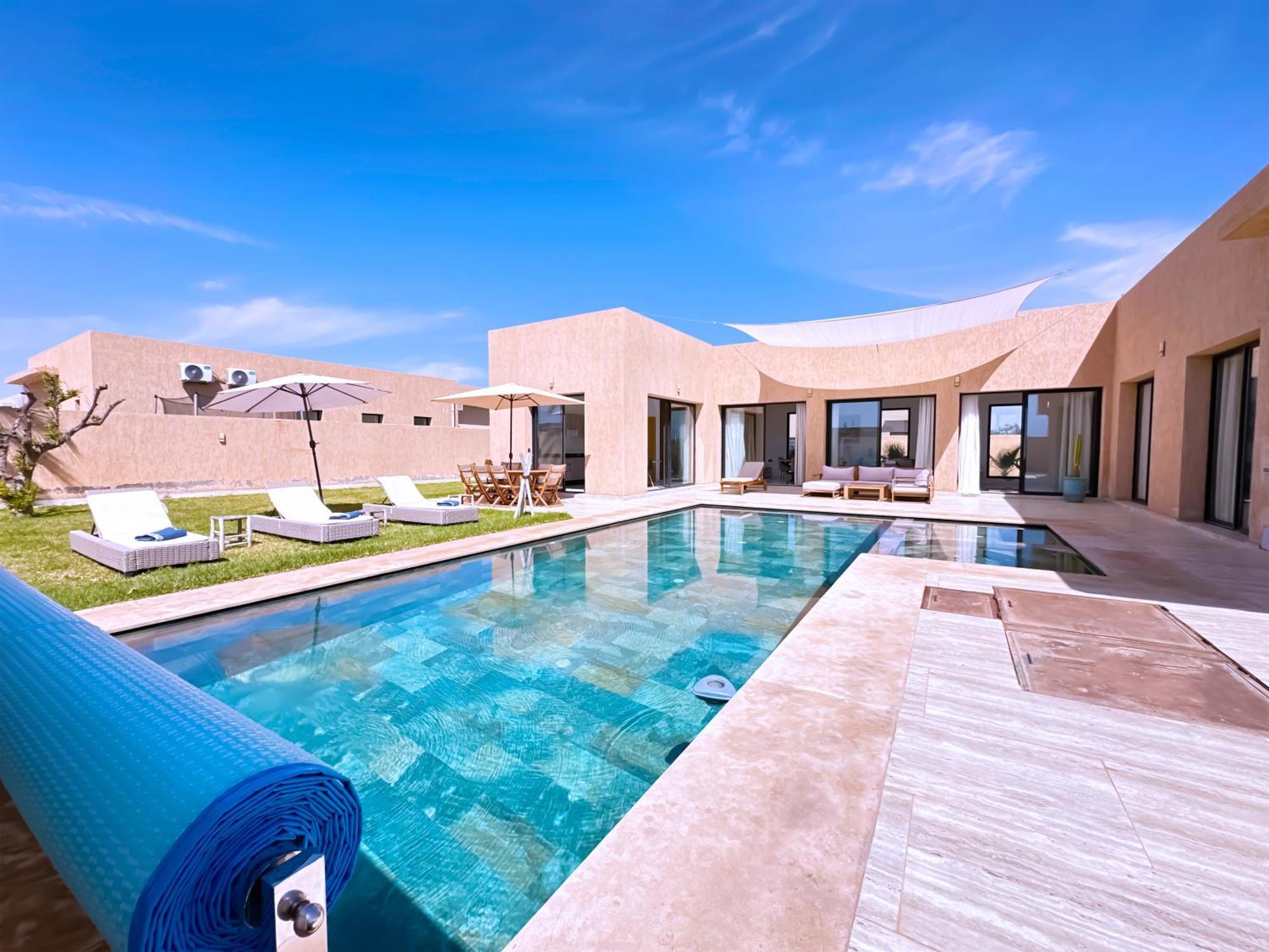 Villa Elyssa! Modern Comfort & Pool & Hammam