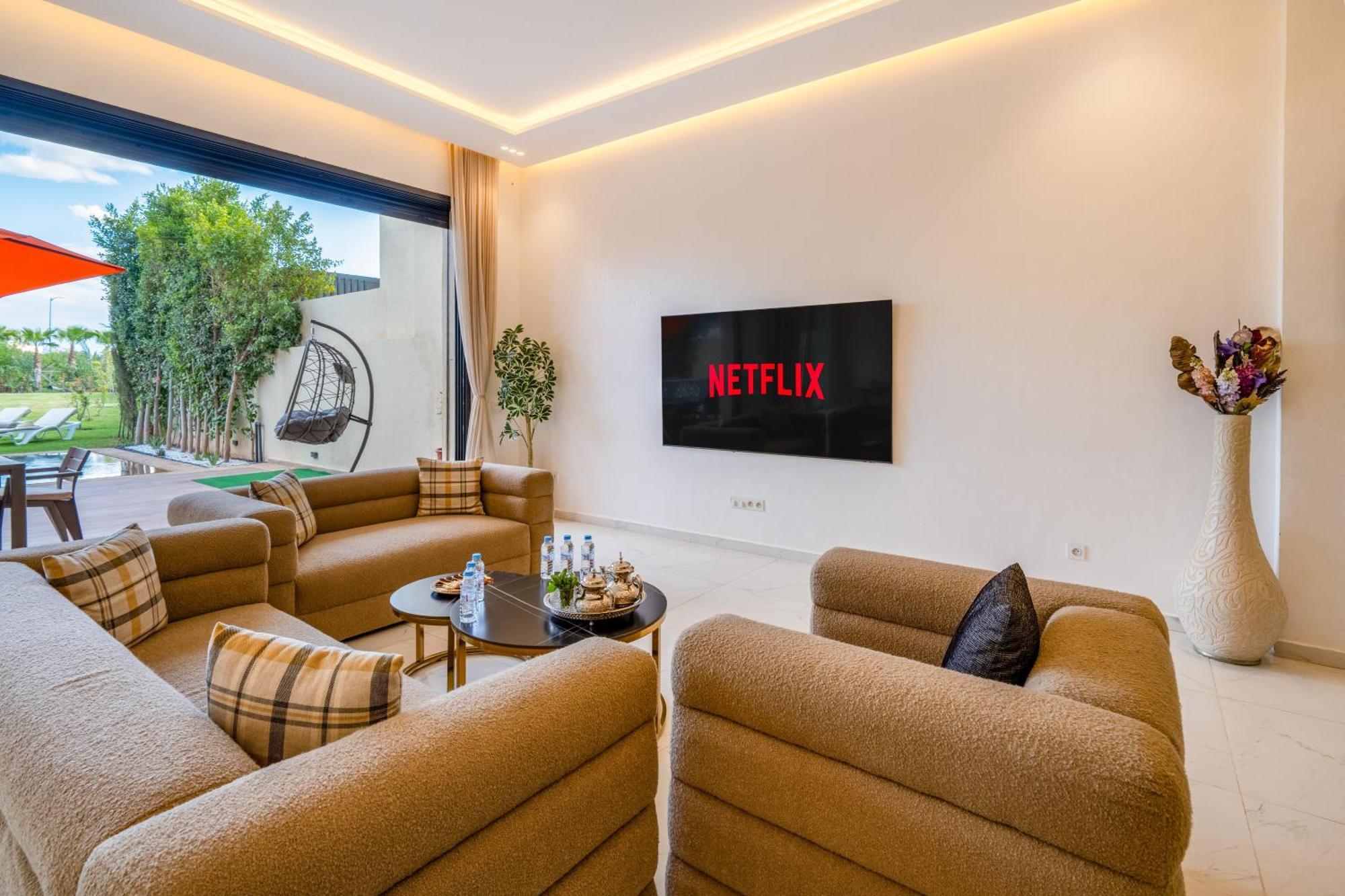 Cancun Luxury Spa-cinema & Jacuzzi