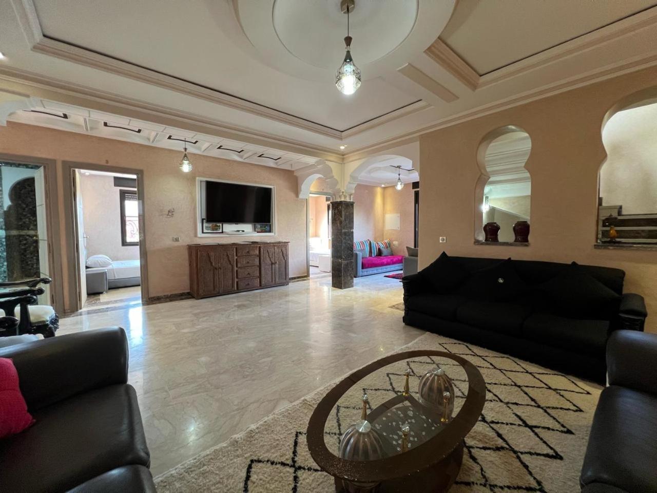 Comfort And Style In The Heart Of The - T
