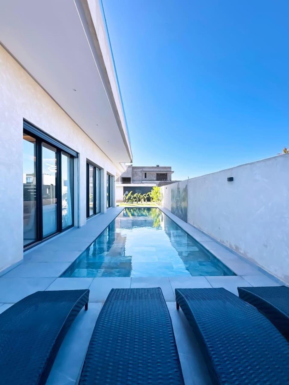 Emna Design Contemporain & Piscine Chauffee Villa *