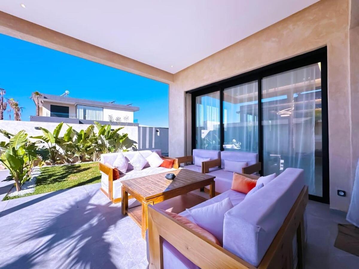 Emna Design Contemporain & Piscine Chauffee Villa