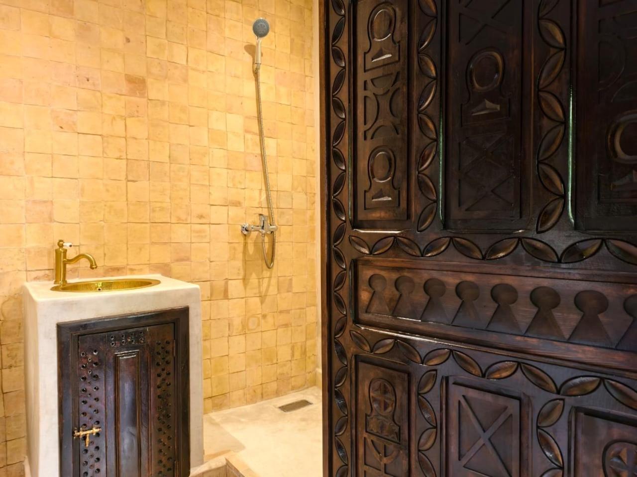 Bamileke Riad 3*