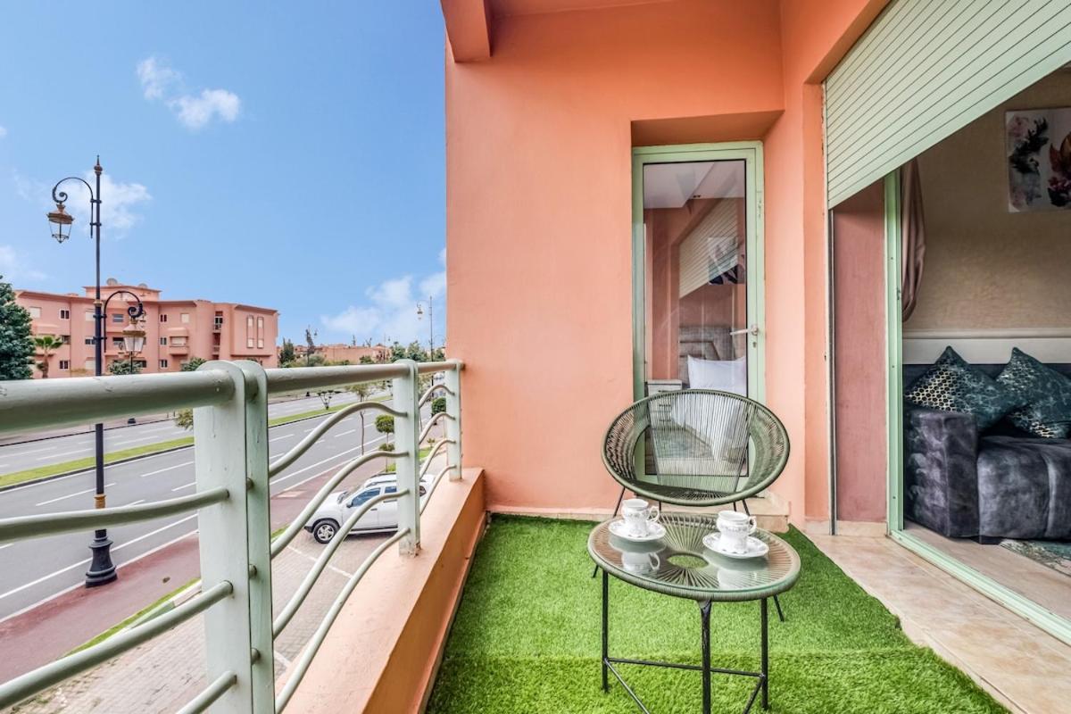 Appartement Cozy Family Oasis With Pool & Modern Design *