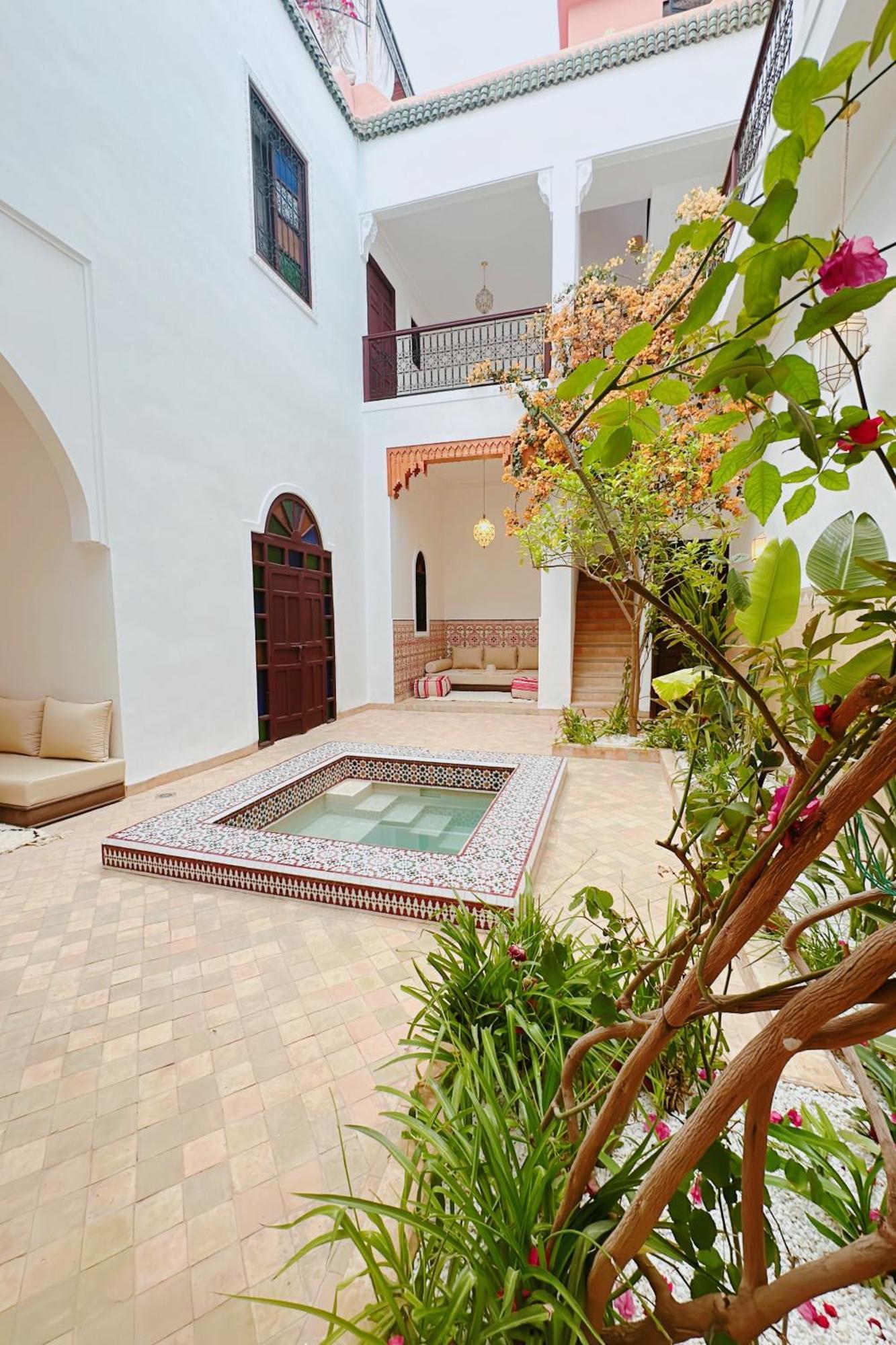 Riad Solila, Luxury Riad With Pool And Private Suites