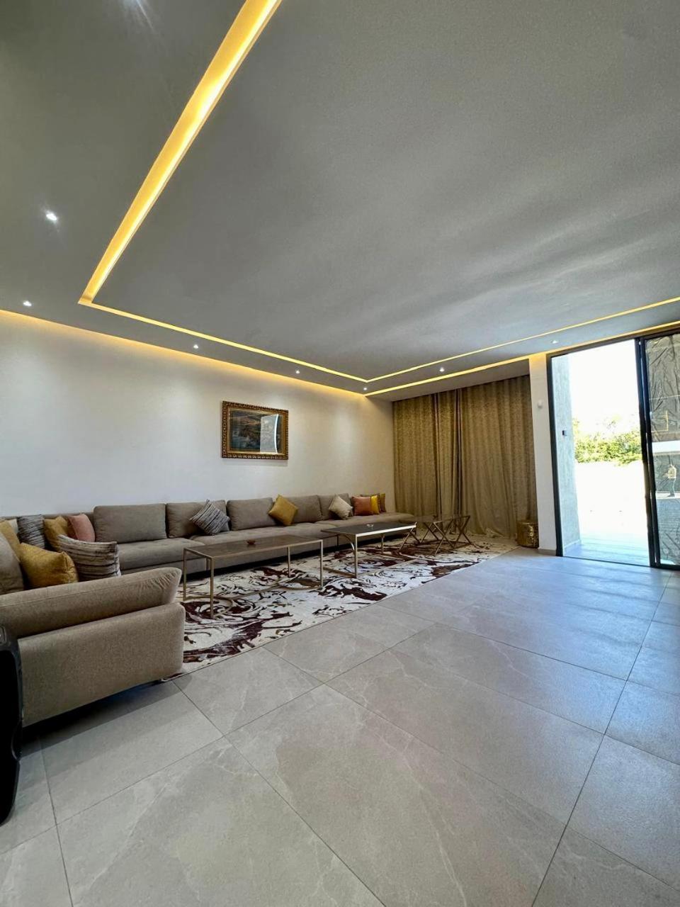 Villa Luxury - Swimming Pool - 10 To 12 Px