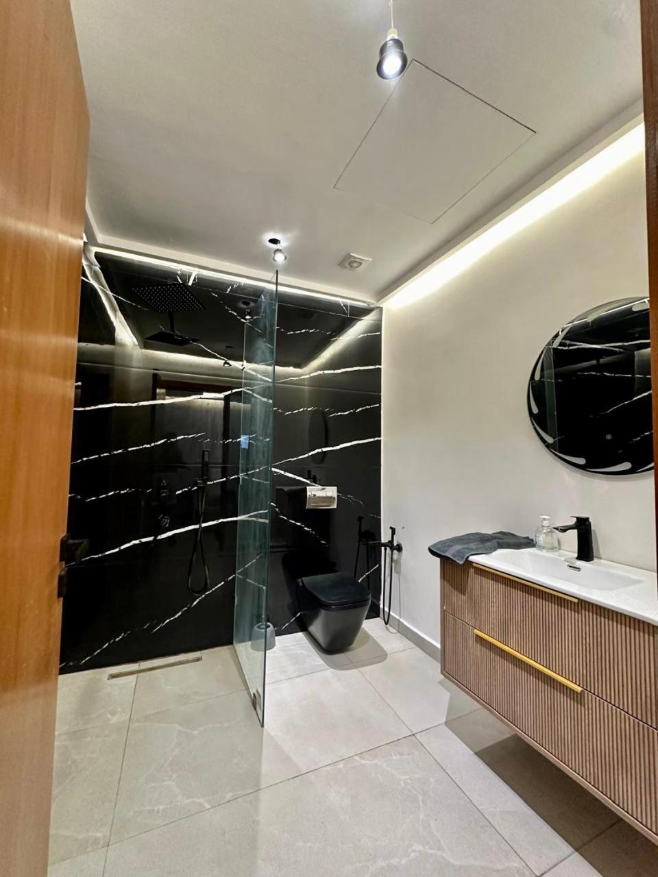 Villa Luxury - Swimming Pool - 10 To 12 Px