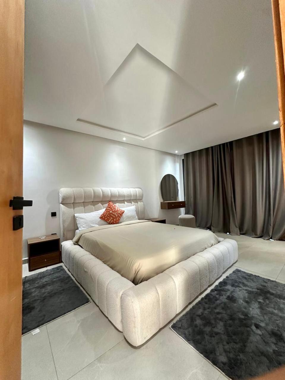 Villa Luxury - Swimming Pool - 10 To 12 Px *