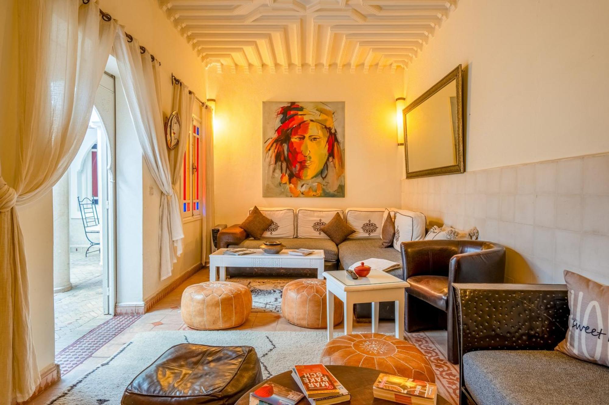 Awinati Location Privatisee ,piscine Chauffee , Beau Rooftop Riad Marrakesh
