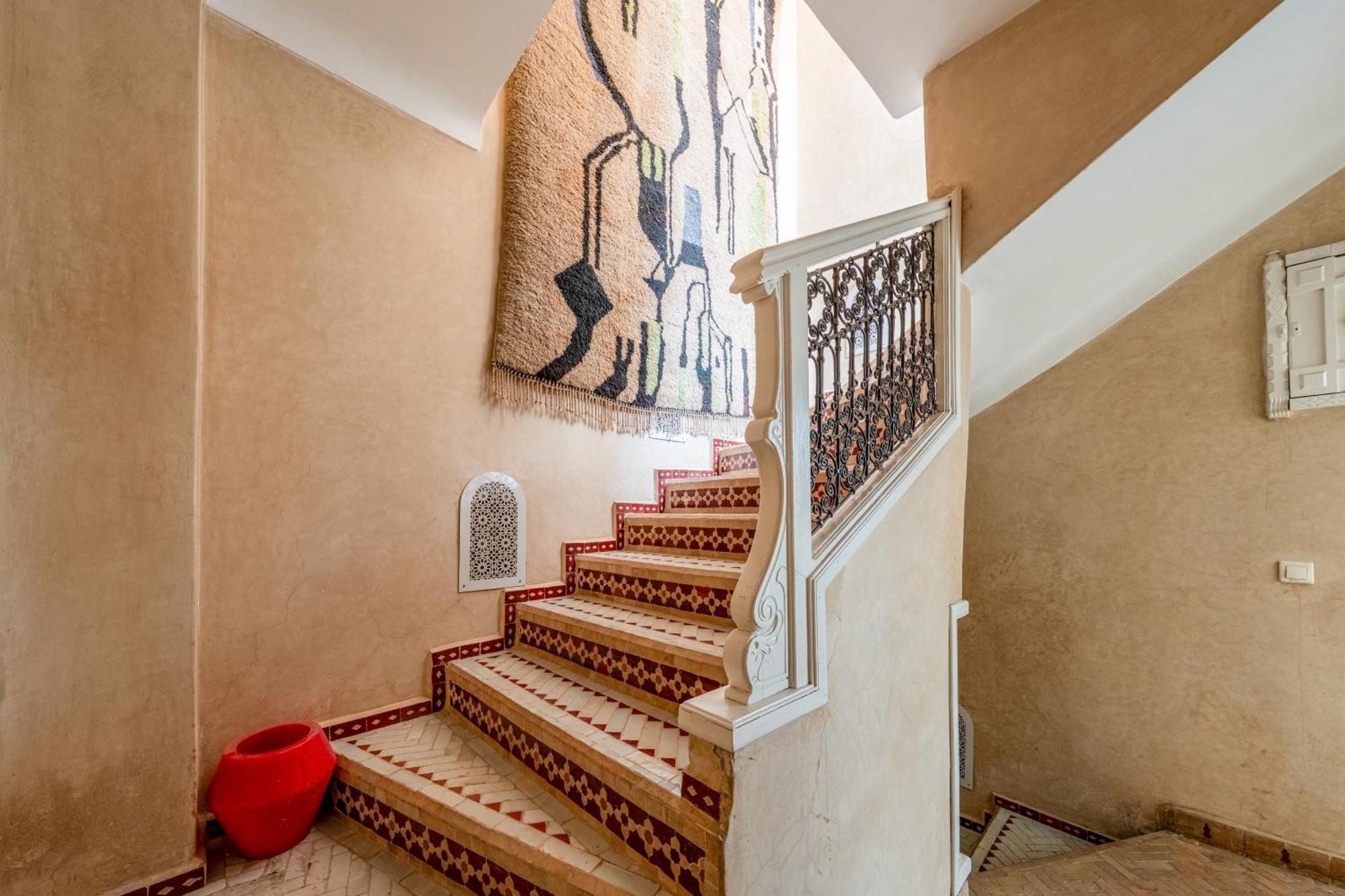 Awinati Location Privatisee ,piscine Chauffee , Beau Rooftop 3* Marrakesh